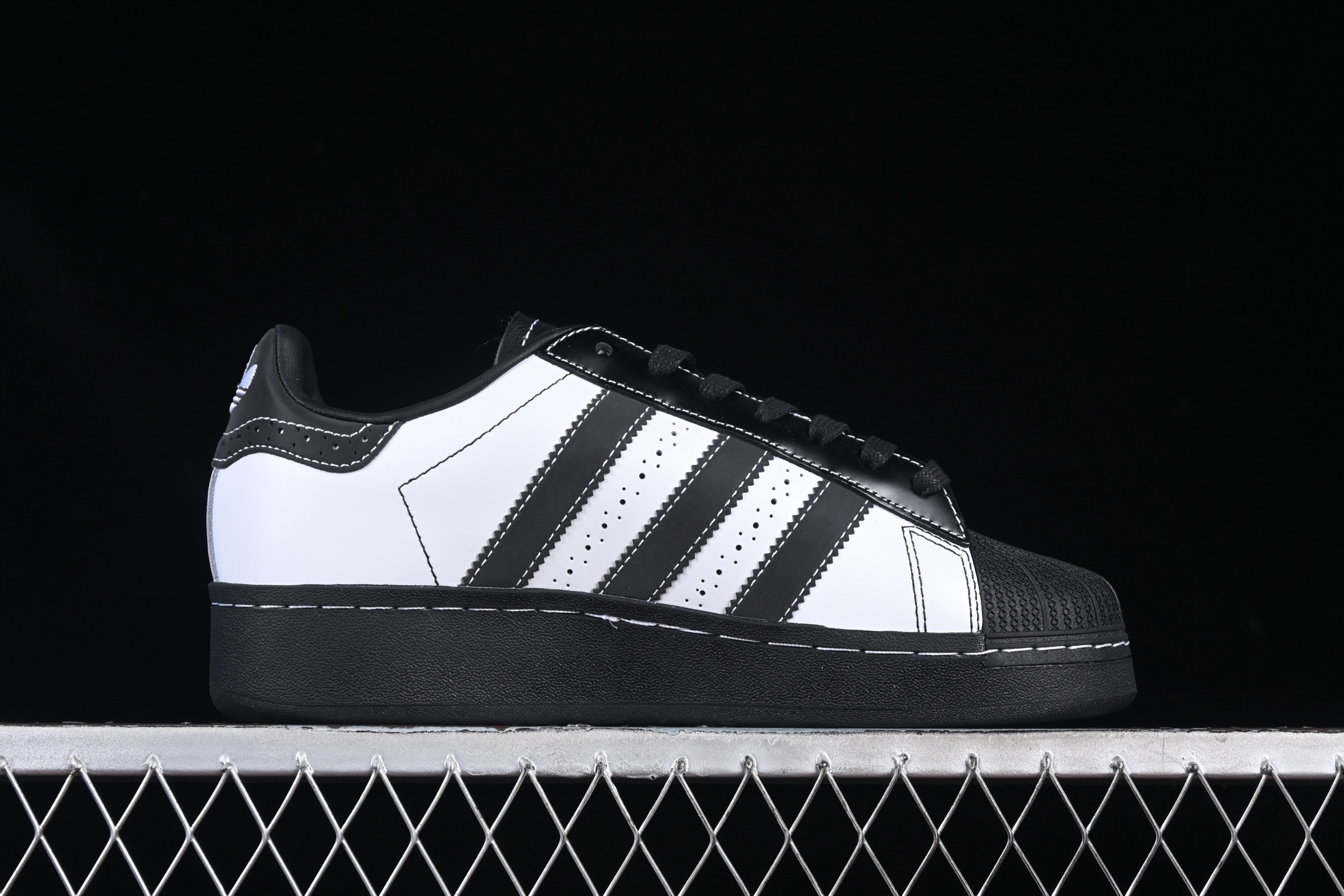  纯原 Adidas Originals Superstar XLG IE8409 贝壳头厚底休闲板鞋
