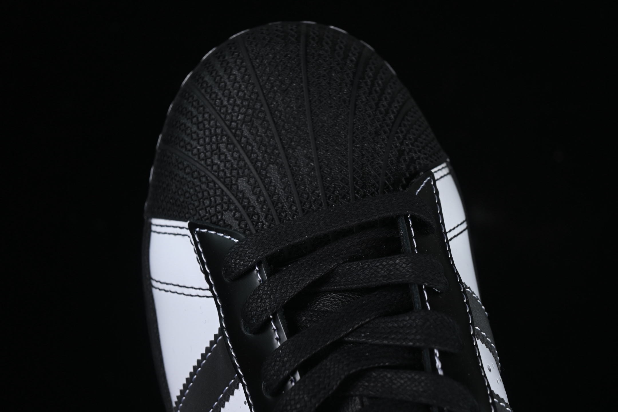  纯原 Adidas Originals Superstar XLG IE8409 贝壳头厚底休闲板鞋
