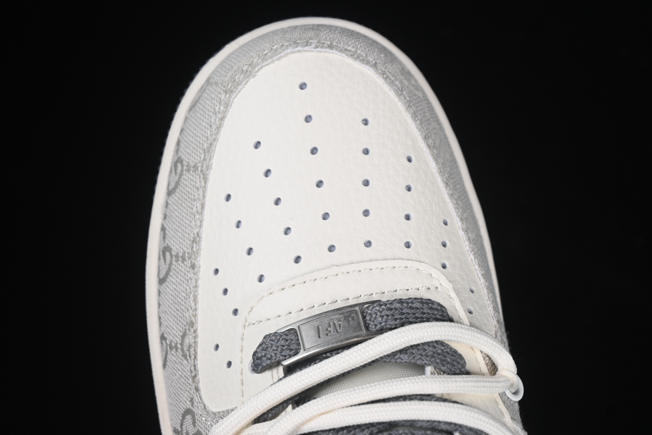 💰300纯原
Nk Air Force 1'07 Low 古驰联名 烟灰抽绳 空军一号低帮休闲板鞋 SJ1198-105
#原楦头原纸板 原装鞋盒 定制五金配件 内置全掌气垫 原厂鞋底
尺码:36 36.5 37.5 38 38.5 39 40 40.5 41 42 42.5 43 44 44.5 45 9.D4