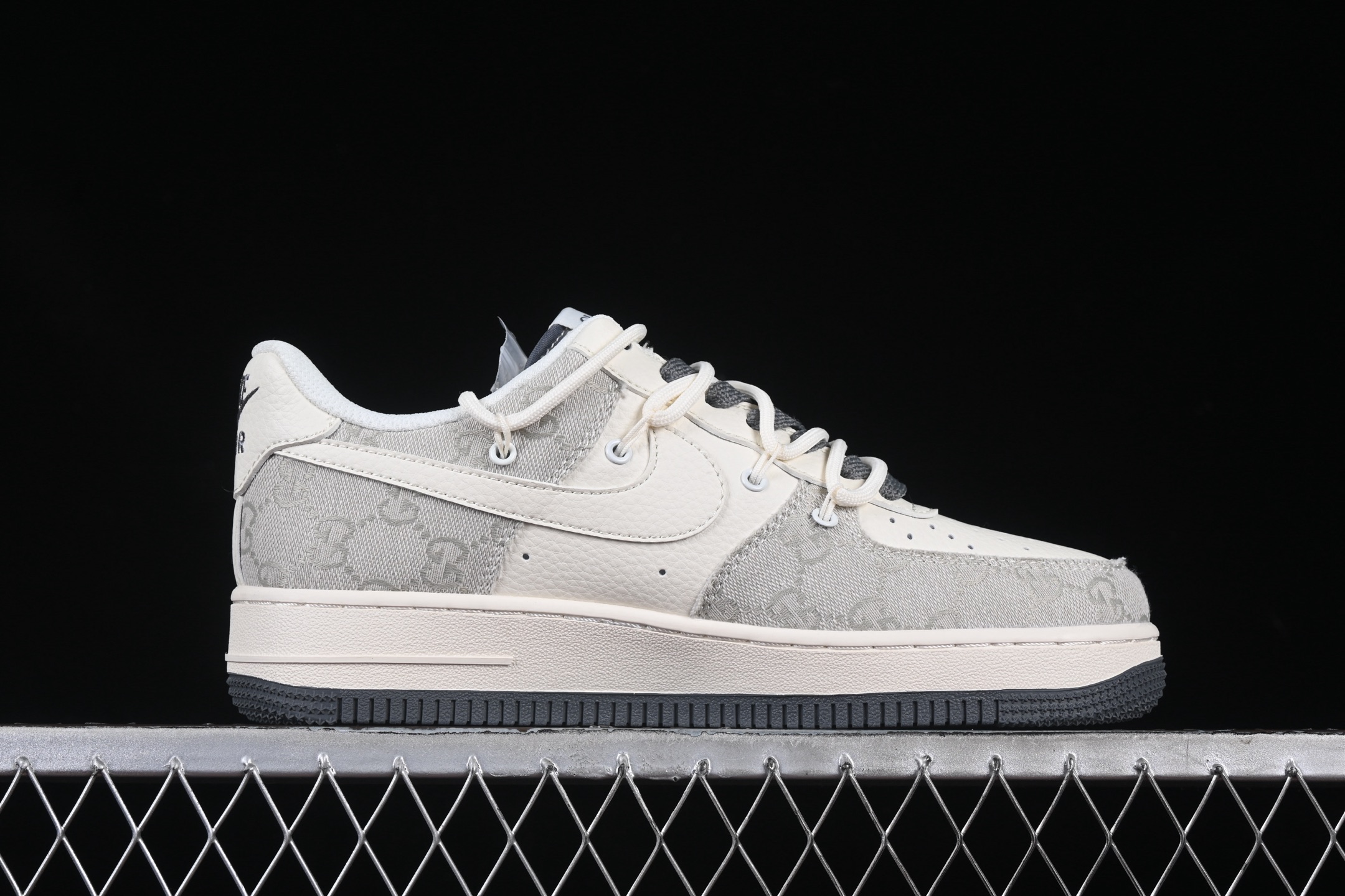 💰300纯原
Nk Air Force 1'07 Low 古驰联名 烟灰抽绳 空军一号低帮休闲板鞋 SJ1198-105
#原楦头原纸板 原装鞋盒 定制五金配件 内置全掌气垫 原厂鞋底
尺码:36 36.5 37.5 38 38.5 39 40 40.5 41 42 42.5 43 44 44.5 45 9.D4