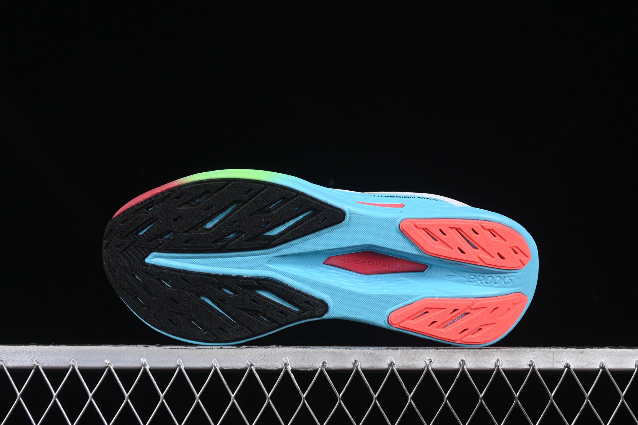 💰240纯原
 Brooks Hyperion Max 2 布鲁克斯 烈风2 减震竞速马拉松专业跑鞋 1104341D409
尺码：40 40.5 41 42 42.5 43 44 44.5 45 J.D4