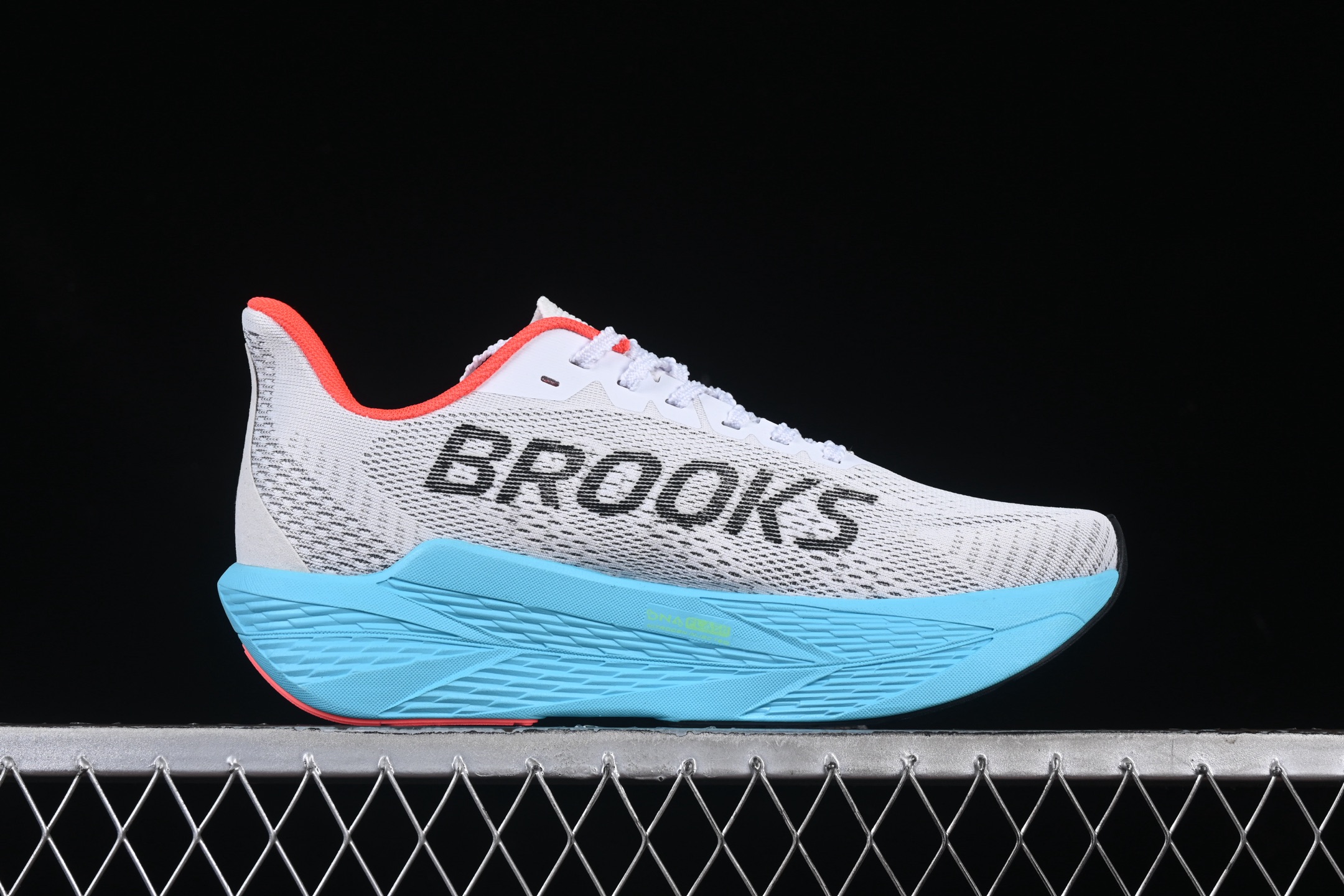 💰240纯原
 Brooks Hyperion Max 2 布鲁克斯 烈风2 减震竞速马拉松专业跑鞋 1104341D409
尺码：40 40.5 41 42 42.5 43 44 44.5 45 J.D4