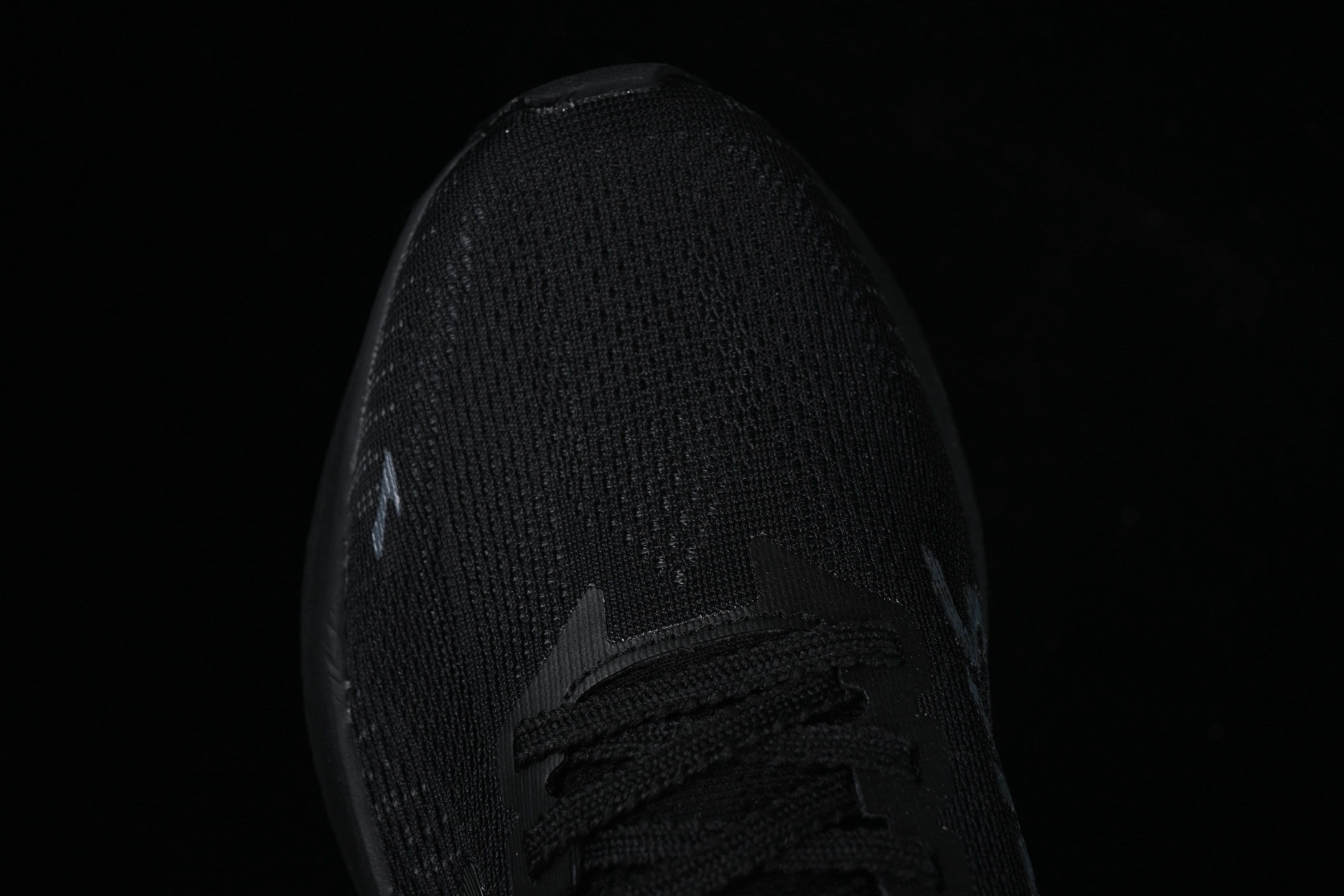 💰240纯原
Brooks Hyperion Max 2 布鲁克斯 烈风2 减震竞速马拉松专业跑鞋 1104341D410
尺码：40 40.5 41 42 42.5 43 44 44.5 45 J.D4
