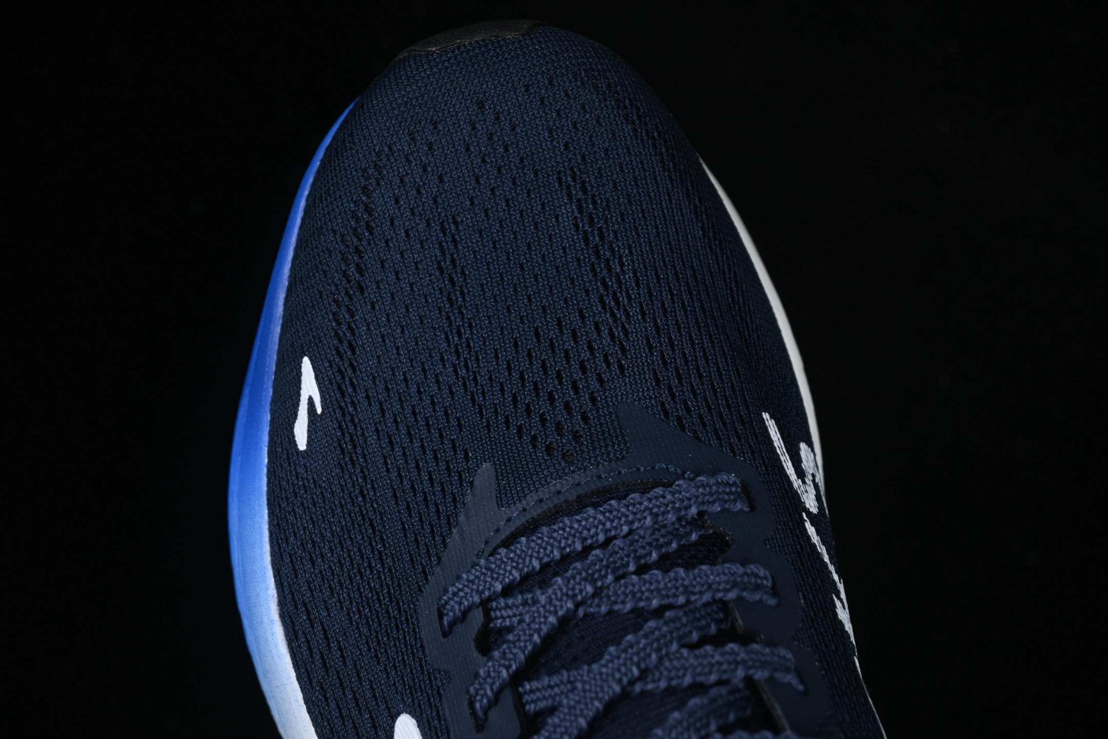💰240纯原
 Brooks Hyperion Max 2 布鲁克斯 烈风2 减震竞速马拉松专业跑鞋 1104341D405
尺码：40 40.5 41 42 42.5 43 44 44.5 45 J.D4