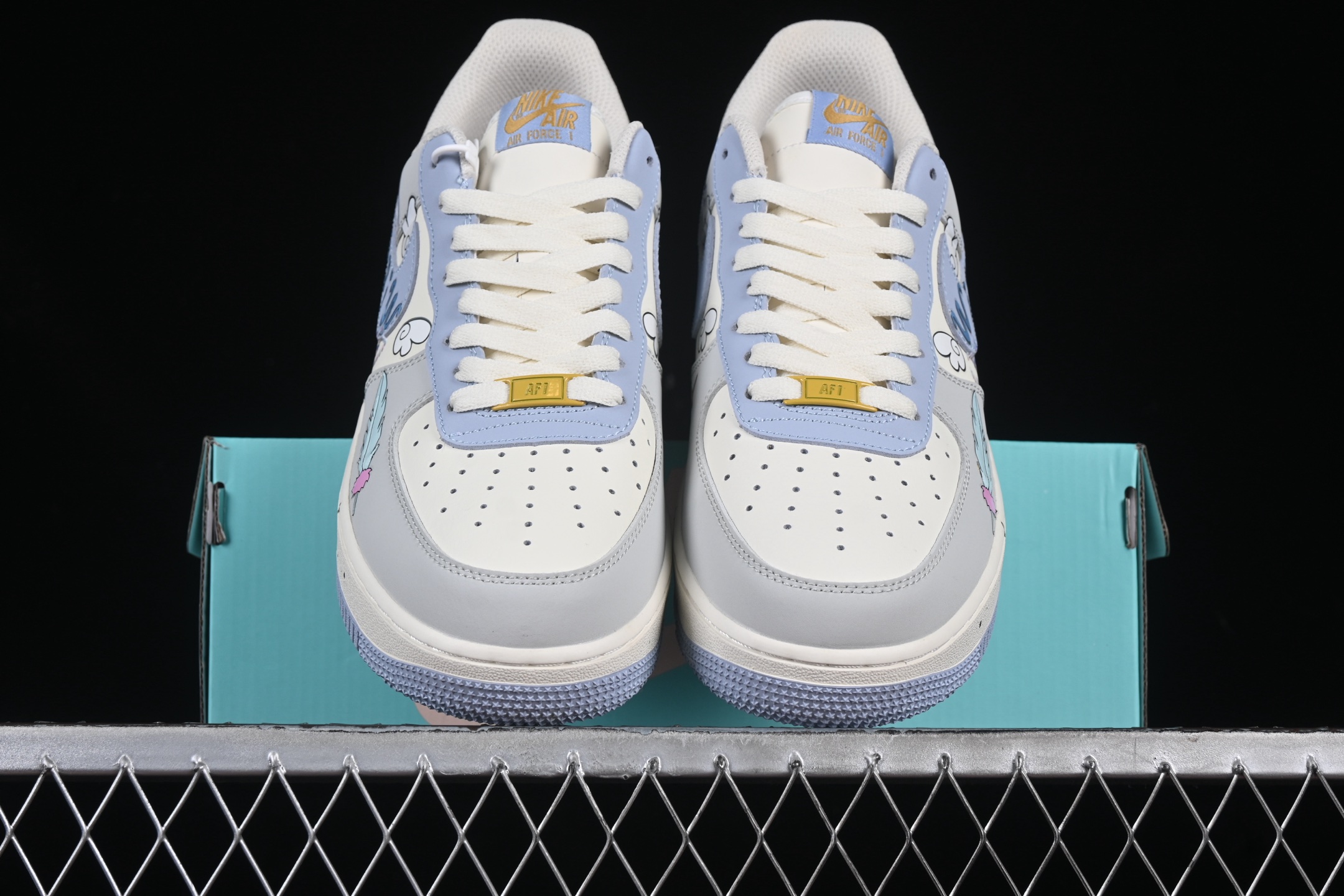 💰300纯原
Nk Air Force 1'07 Low "Cherub" 二次元手绘涂鸦 小天使 空军一号 低帮休闲板鞋 DB3301-711
#小天使就像一束光,照亮了身边每一个角落,温暖着每一个人的心。她或许没有真正的翅膀,可她善良、纯真的举动,让大家都坚信,她就是降临人间的小天使 ,给这个平凡的世界带来无尽的美好与希望。
尺码:36 36.5 37.5 38 38.5 39 40 40.5 41 42 42.5 43 44 44.5 45 9.D4