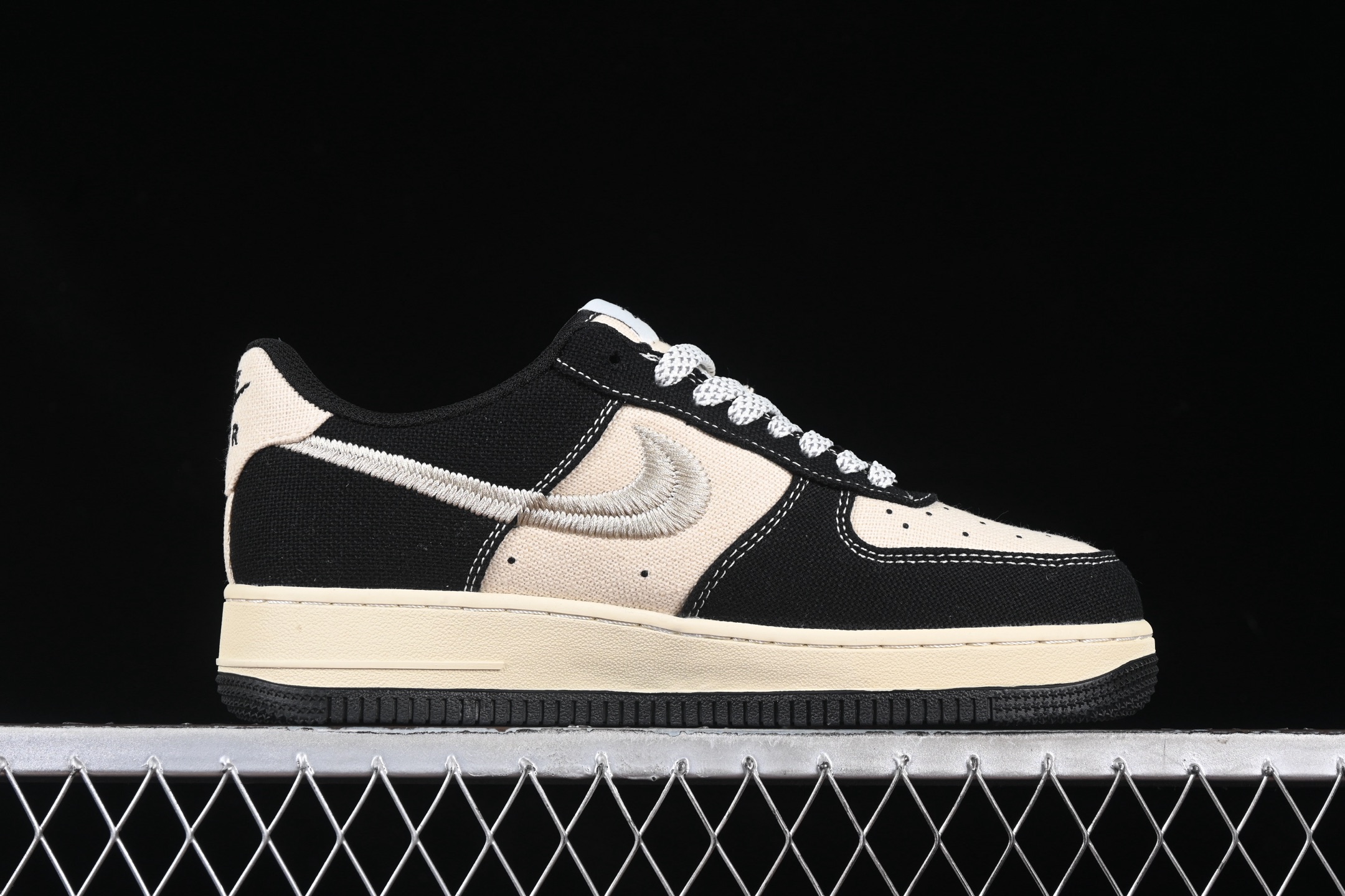 💰300纯原
Nk Air Force 1'07 Low 斯图西联名 米黑 空军一号 低帮休闲板鞋 XZ6188-762
#原楦头原纸板 原装鞋盒 定制五金配件 内置全掌气垫 原厂鞋底
尺码:36 36.5 37.5 38 38.5 39 40 40.5 41 42 42.5 43 44 44.5 45 9.D4