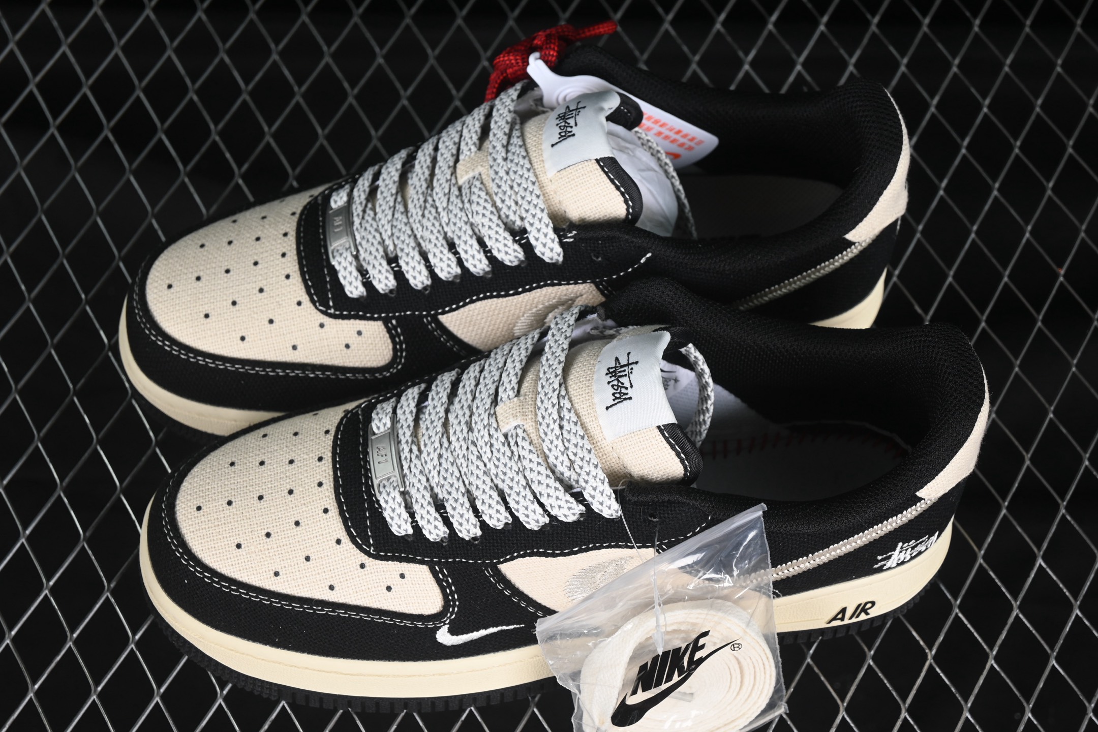 💰300纯原
Nk Air Force 1'07 Low 斯图西联名 米黑 空军一号 低帮休闲板鞋 XZ6188-762
#原楦头原纸板 原装鞋盒 定制五金配件 内置全掌气垫 原厂鞋底
尺码:36 36.5 37.5 38 38.5 39 40 40.5 41 42 42.5 43 44 44.5 45 9.D4