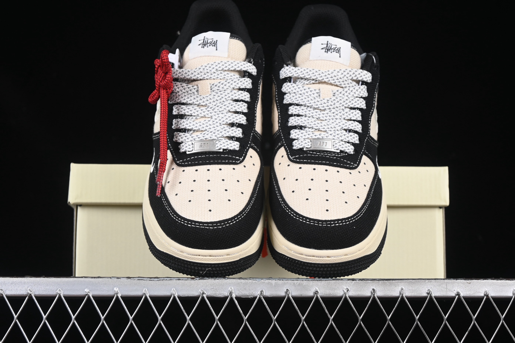 💰300纯原
Nk Air Force 1'07 Low 斯图西联名 米黑 空军一号 低帮休闲板鞋 XZ6188-762
#原楦头原纸板 原装鞋盒 定制五金配件 内置全掌气垫 原厂鞋底
尺码:36 36.5 37.5 38 38.5 39 40 40.5 41 42 42.5 43 44 44.5 45 9.D4