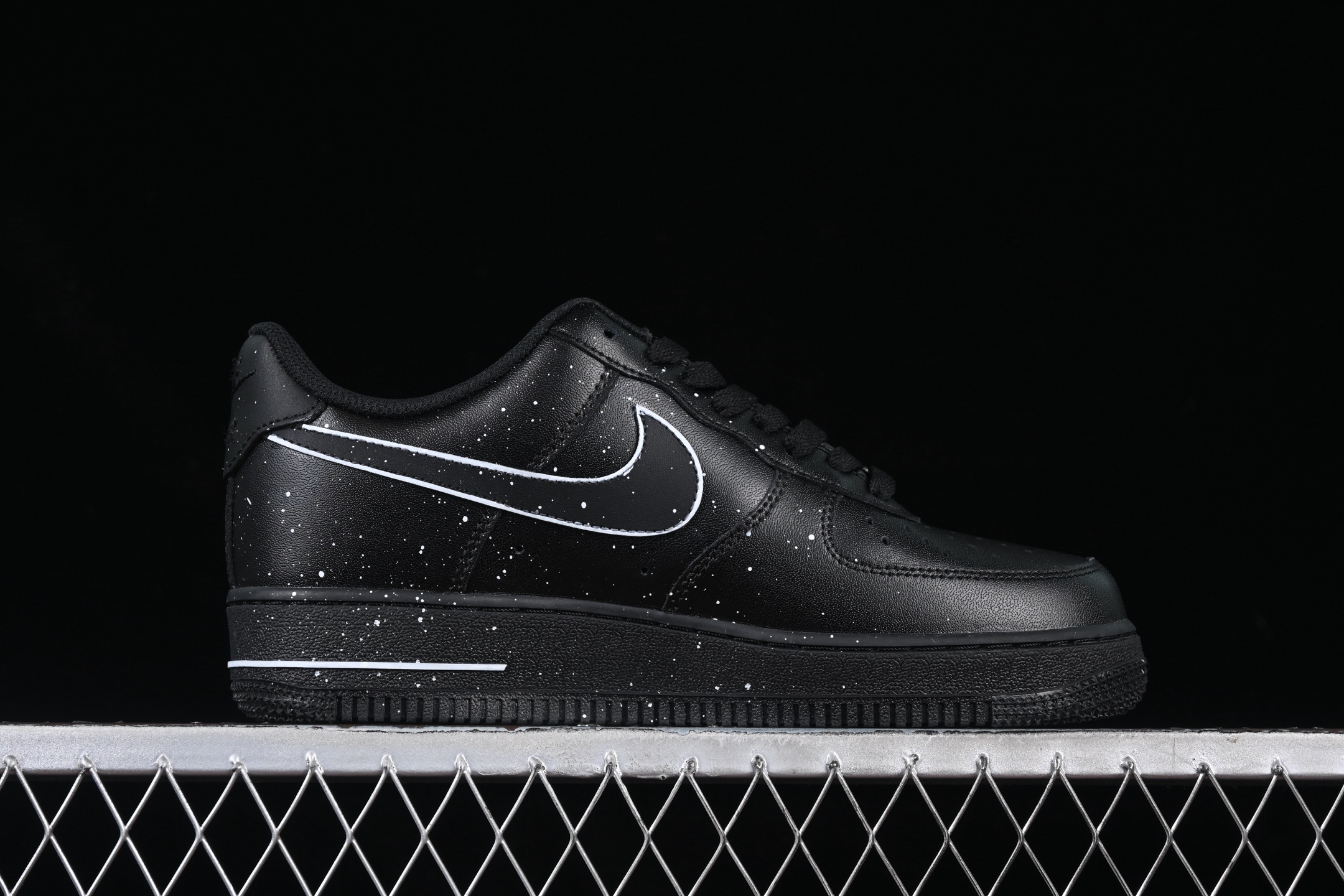 💰300纯原
Nk Air Force 1'07 Low 二次元主题 黑白泼墨 空军一号 低帮休闲板鞋 CK0316-059
#原楦头原纸板 原装鞋盒 定制五金配件 内置全掌气垫 原厂鞋底
尺码:36 36.5 37.5 38 38.5 39 40 40.5 41 42 42.5 43 44 44.5 45 9.D4