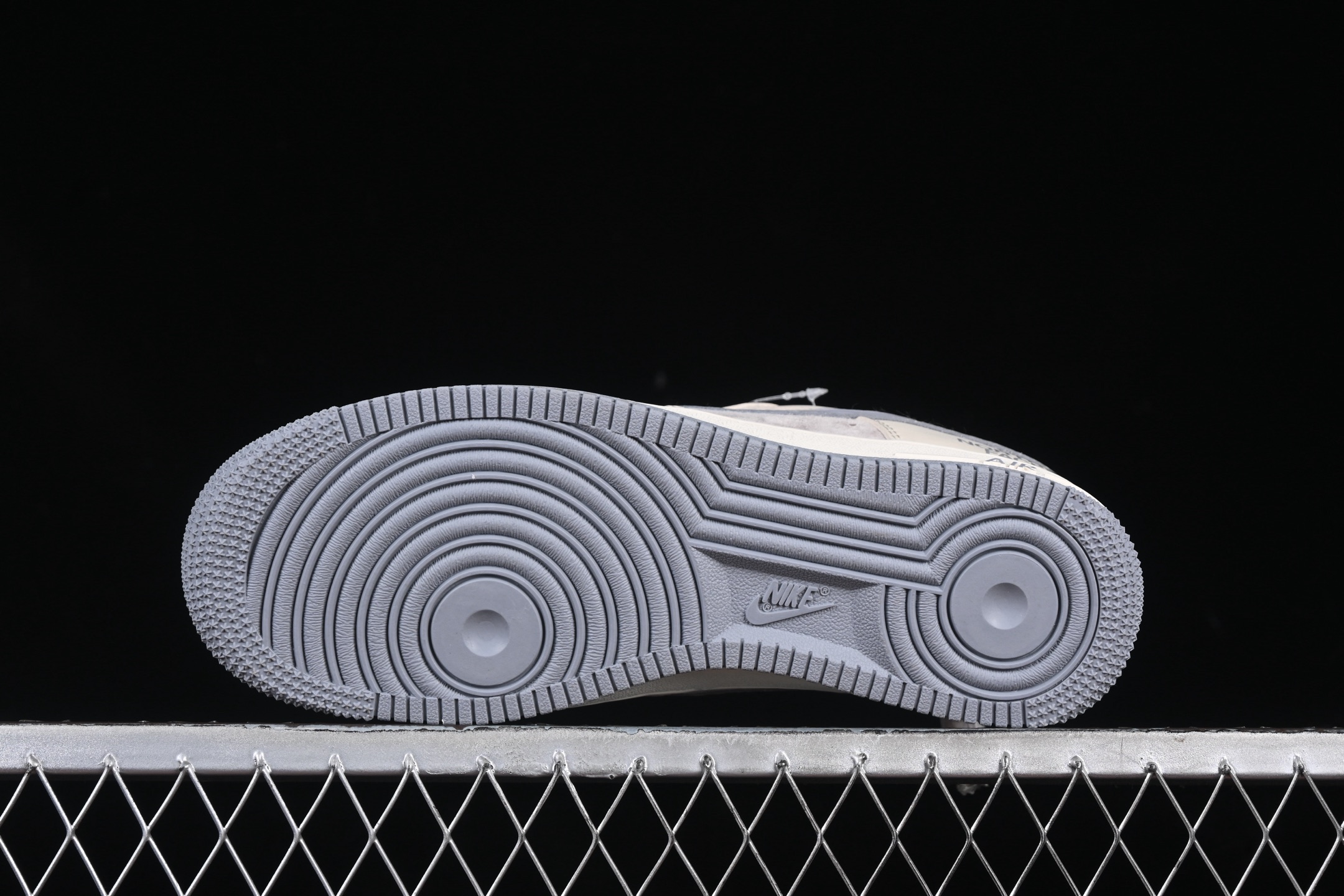 💰300纯原
Nk Air Force 1'07 Low 北面联名 拼接猪八红尾 空军一号 低帮休闲板鞋 XZ6188-649
#原楦头原纸板 原装鞋盒 定制五金配件 内置全掌气垫 原厂鞋底
尺码:36 36.5 37.5 38 38.5 39 40 40.5 41 42 42.5 43 44 44.5 45 9.D4