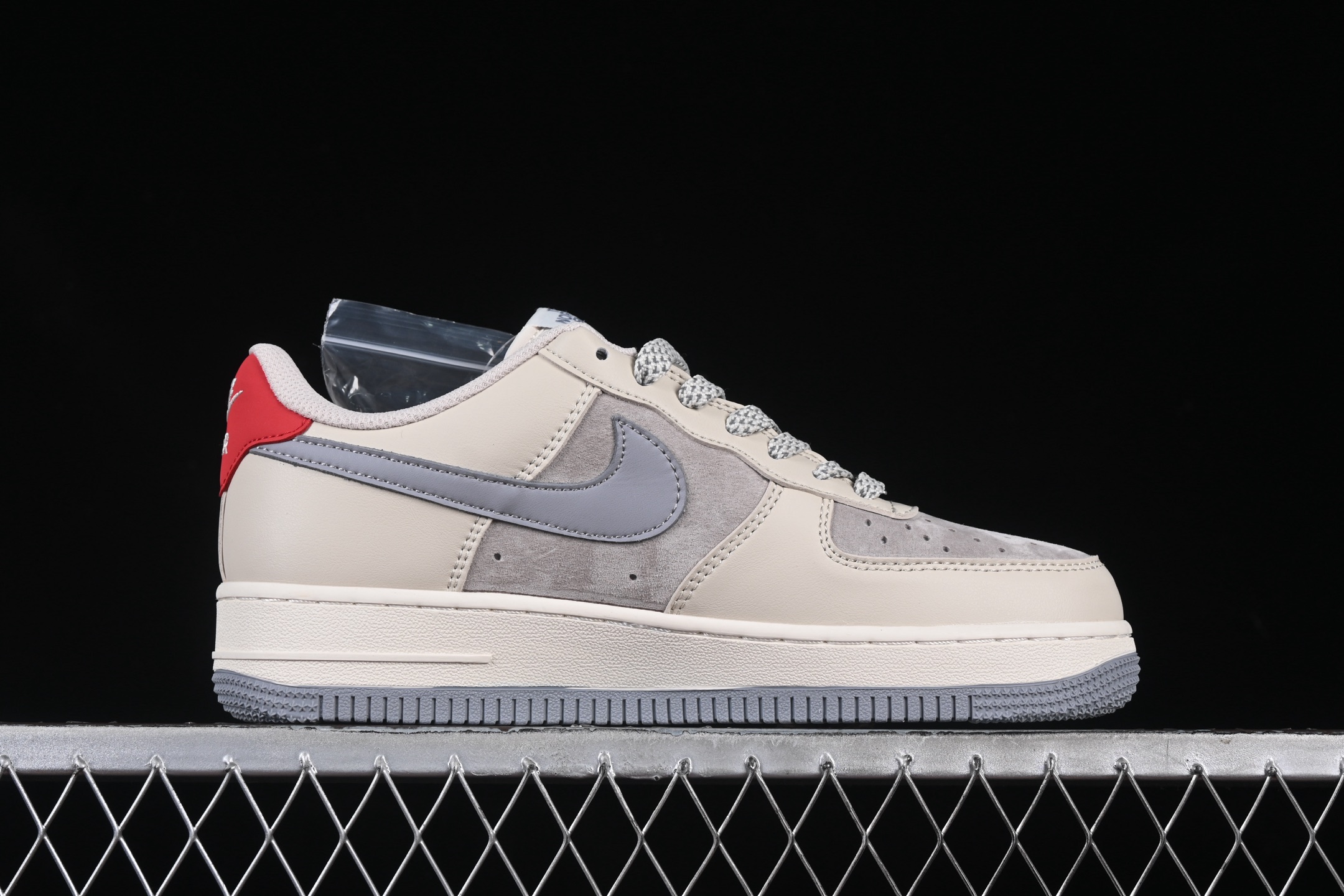 💰300纯原
Nk Air Force 1'07 Low 北面联名 拼接猪八红尾 空军一号 低帮休闲板鞋 XZ6188-649
#原楦头原纸板 原装鞋盒 定制五金配件 内置全掌气垫 原厂鞋底
尺码:36 36.5 37.5 38 38.5 39 40 40.5 41 42 42.5 43 44 44.5 45 9.D4
