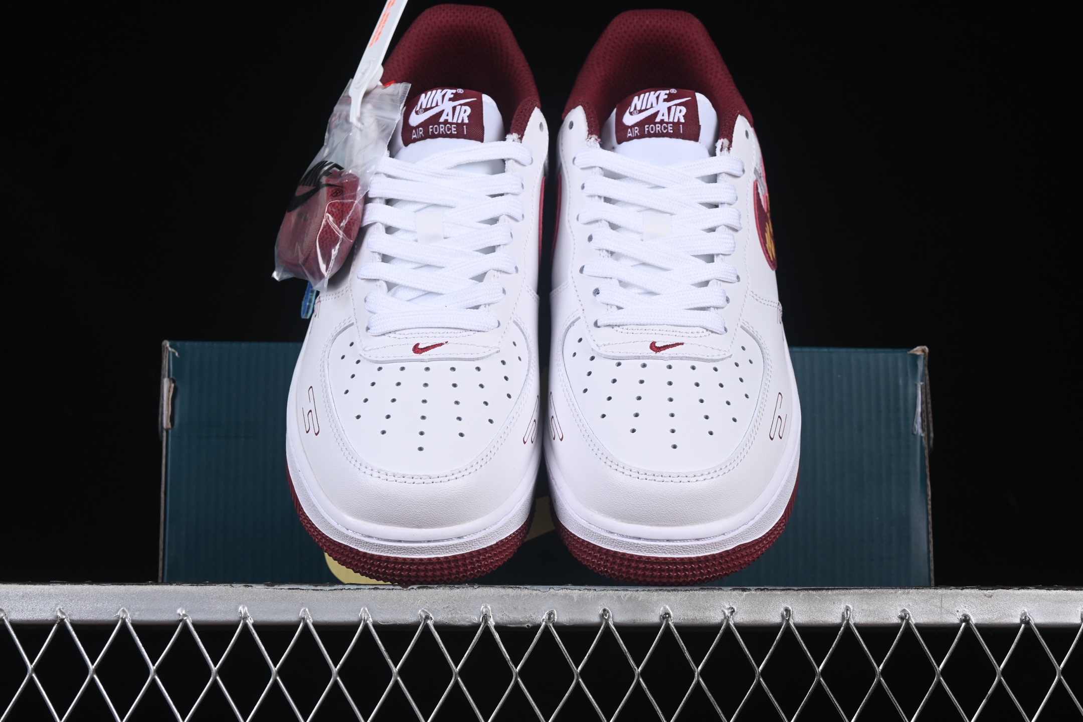 💰300纯原
Nk Air Force 1'07 Low "Nezha" 二次元手绘涂鸦 叱咤风云 空军一号 低帮休闲板鞋 FV5988-105
#定制皮料 原厂3D打印 定制鞋盒 原楦原纸板 纯正空军版型 内置全掌气垫
尺码:36 36.5 37.5 38 38.5 39 40 40.5 41 42 42.5 43 44 44.5 45 9.D4