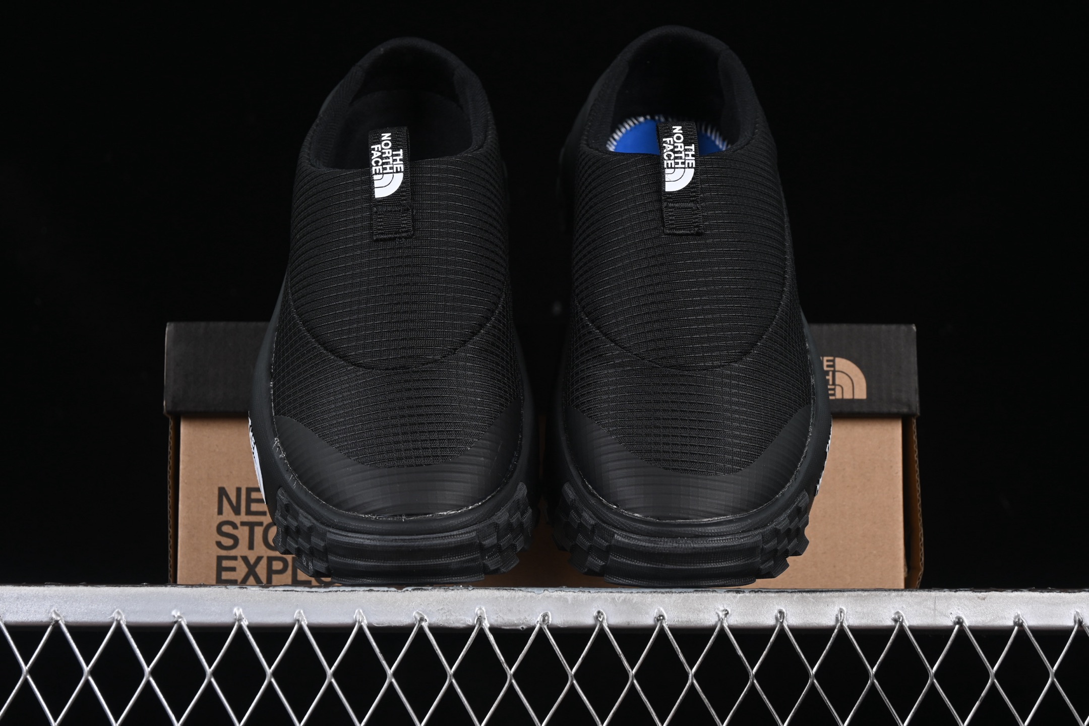 💰240纯原
 The North Face Hedgehog Sneaker 北面刺猬系列 低帮徒步越野户外风登山休闲运动鞋 NF0A8A92KX7-075
尺码：36 37 38 39 40 41 42 43 44 45 B.D4