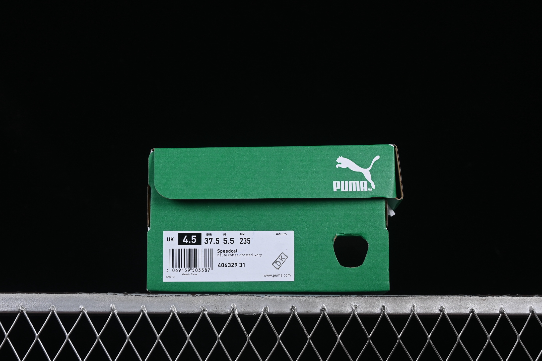 💰240纯原
The Open Product x Puma Speedcat 极速赛车系列彪马低帮生活休闲鞋 406329-31
#原装档案原数据纸版楦型 采用原厂固色翻毛皮鞋面材质 正确二次成型'猛帮'成型工艺
尺码:36 37 37.5 38 38.5 39 40 40.5 41 42 42.5 43 44 44.5 45 HCD4