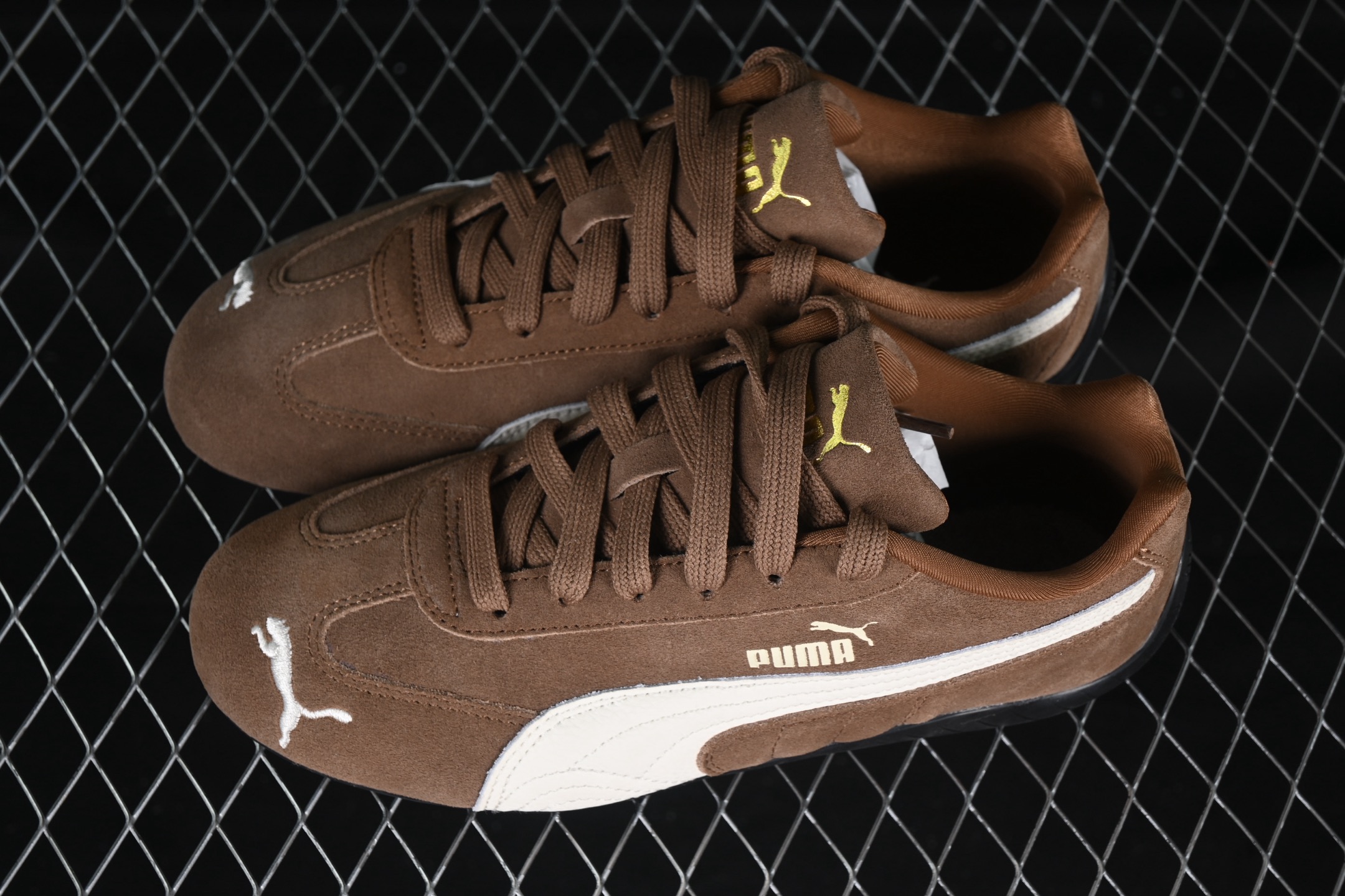 💰240纯原
The Open Product x Puma Speedcat 极速赛车系列彪马低帮生活休闲鞋 406329-31
#原装档案原数据纸版楦型 采用原厂固色翻毛皮鞋面材质 正确二次成型'猛帮'成型工艺
尺码:36 37 37.5 38 38.5 39 40 40.5 41 42 42.5 43 44 44.5 45 HCD4