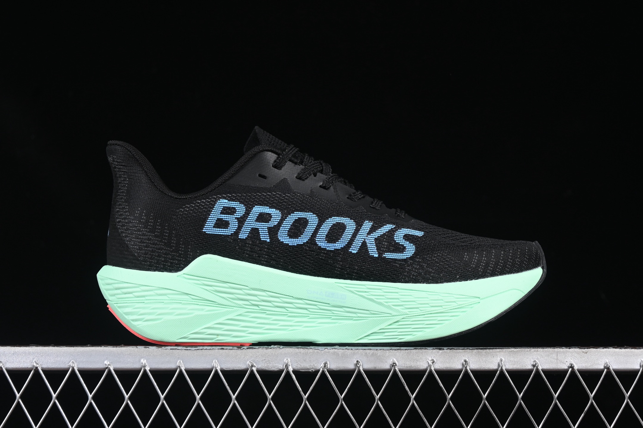 💰240纯原
 Brooks Hyperion Max 2 布鲁克斯 烈风2 减震竞速马拉松专业跑鞋 1104341D411
尺码：40 40.5 41 42 42.5 43 44 44.5 45 J.D4