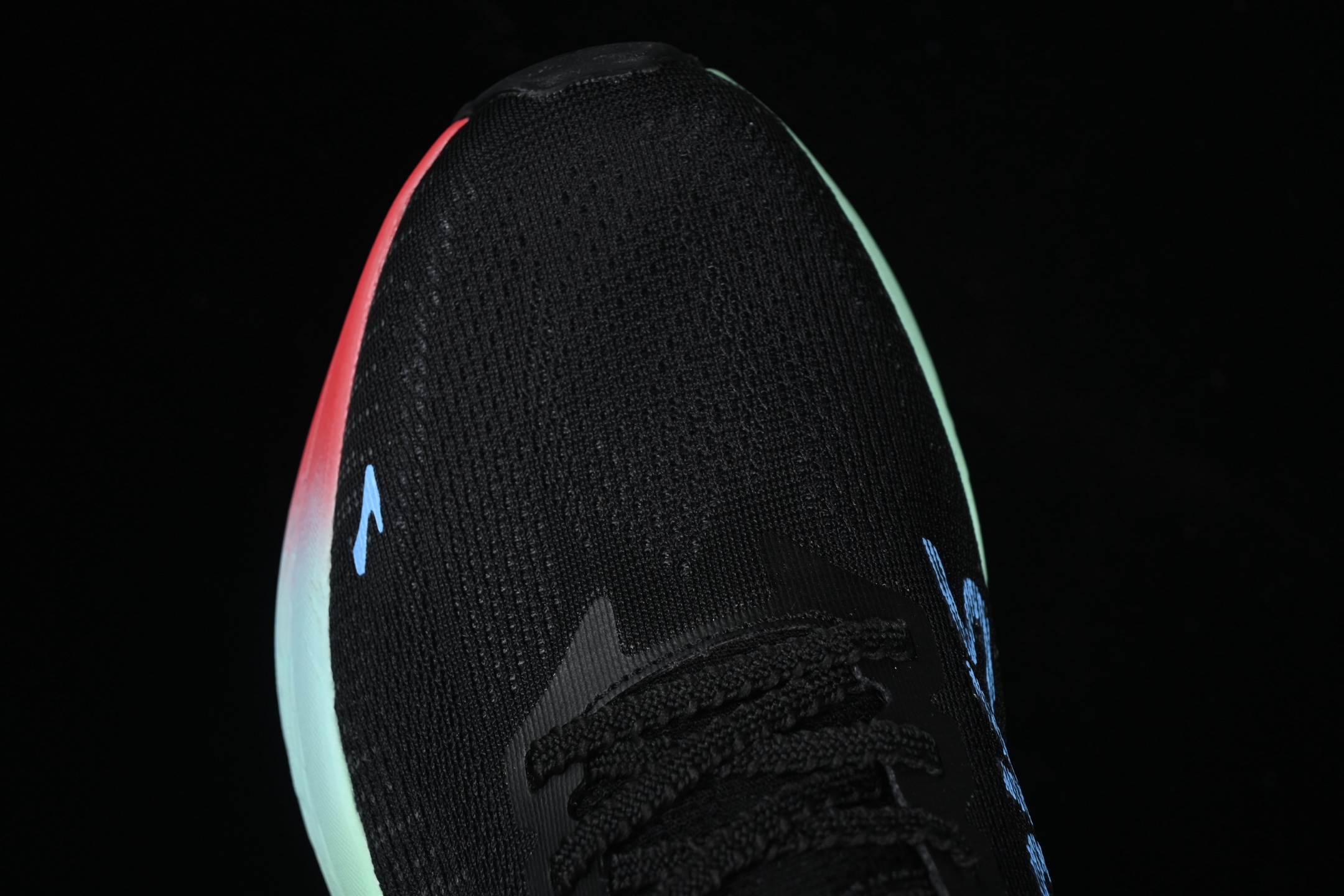 💰240纯原
 Brooks Hyperion Max 2 布鲁克斯 烈风2 减震竞速马拉松专业跑鞋 1104341D411
尺码：40 40.5 41 42 42.5 43 44 44.5 45 J.D4