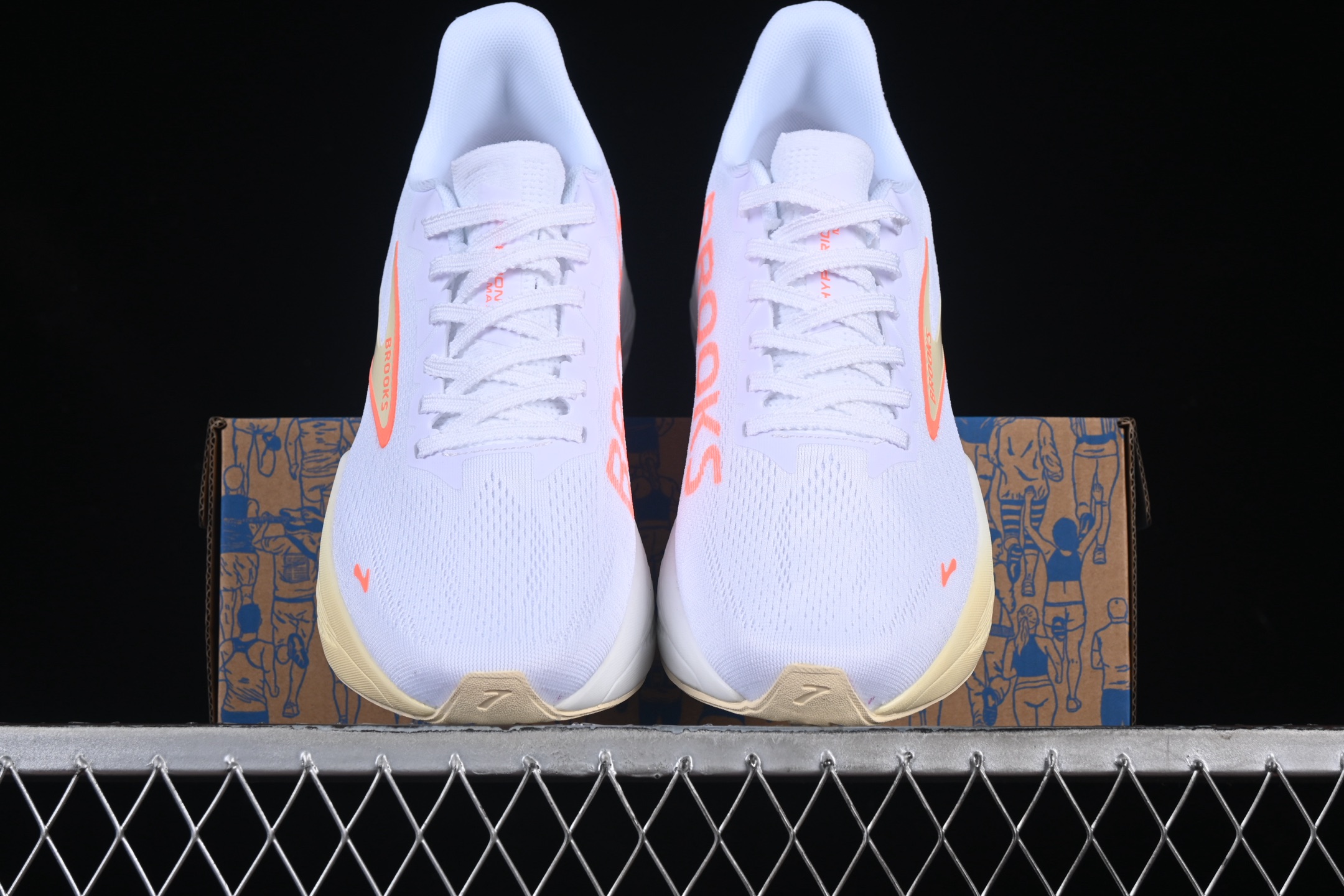 💰240纯原
Brooks Hyperion Max 2 布鲁克斯 烈风2 减震竞速马拉松专业跑鞋 1204231B173
尺码：40 40.5 41 42 42.5 43 44 44.5 45 J.D4