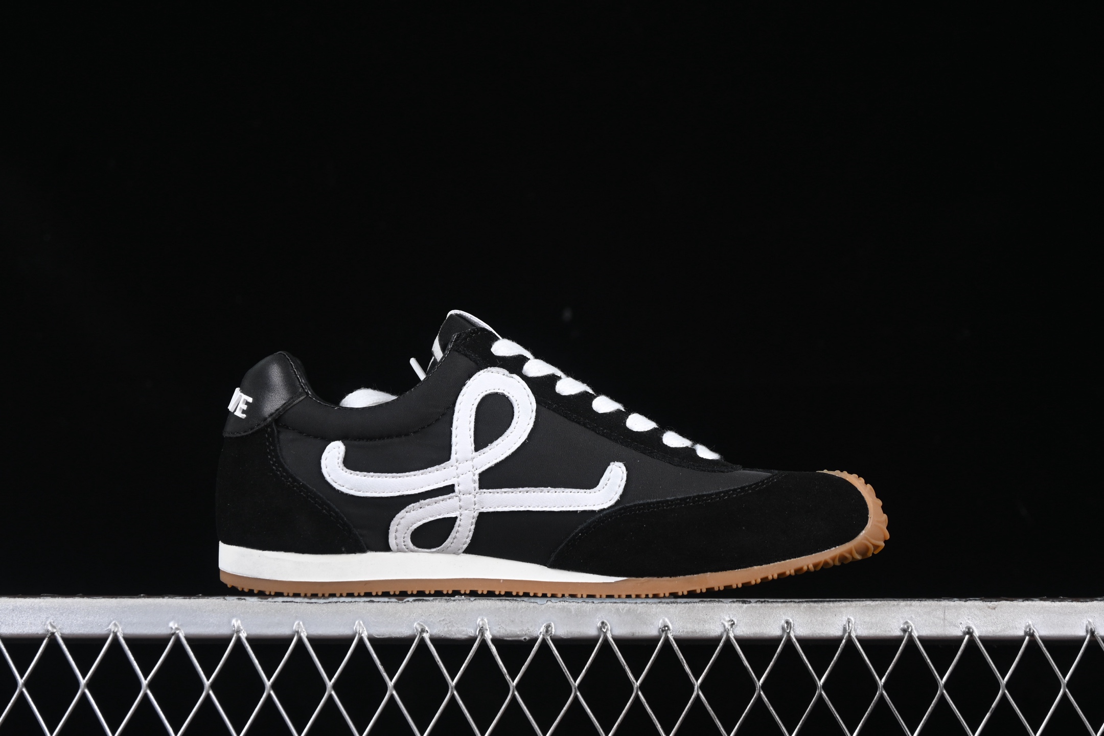 💰260公司级💰400纯原
 Loewe Ballet Runner 2.0 Sneakers 罗意威 芭蕾舞2.0系列阿甘复古风德训薄底百搭休闲运动鞋 Black White
尺码：36 37 38 39 40 N.D4