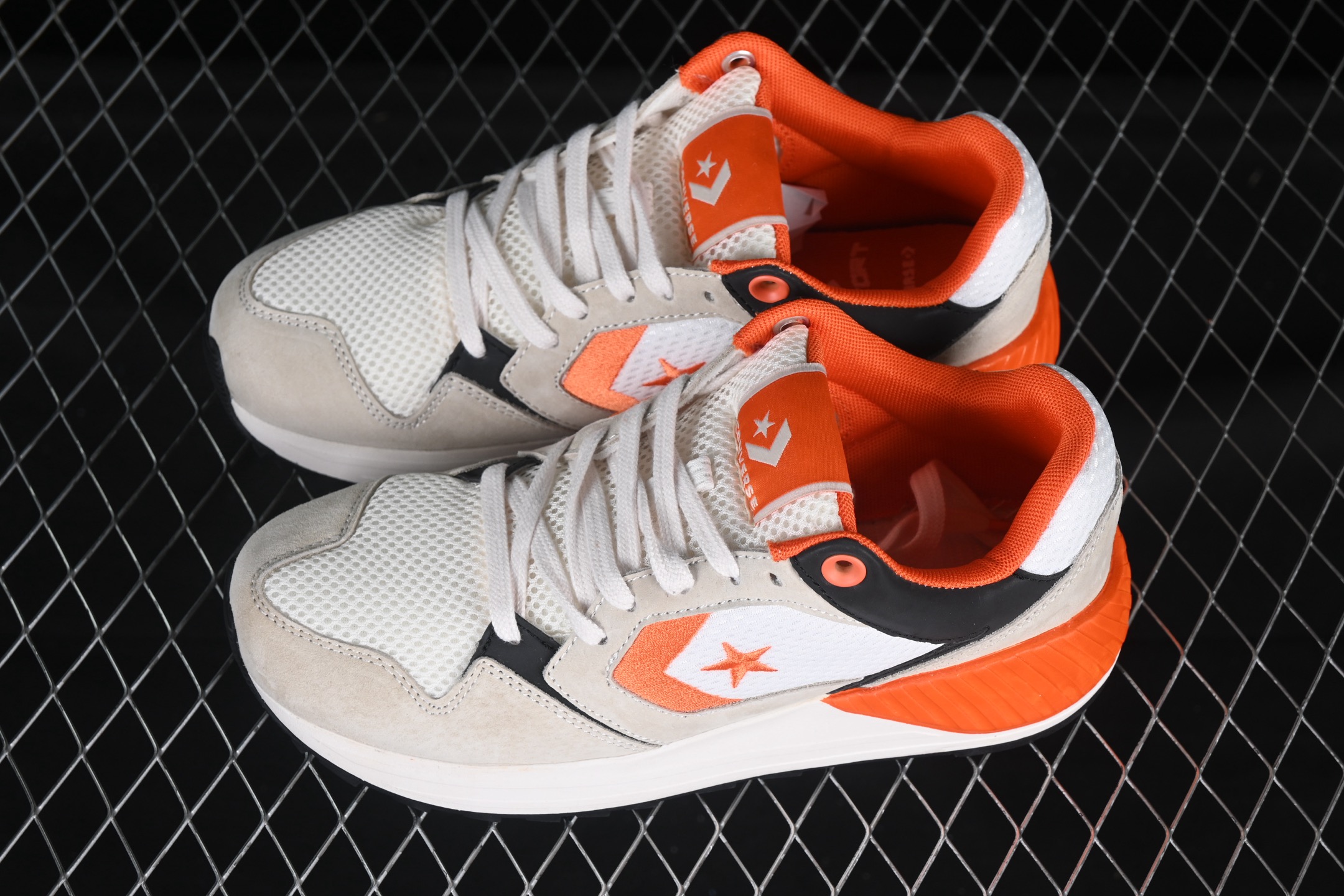 💰170纯原
Converse Wave Trainer OX 舒适防滑耐磨 复古休闲通勤跑鞋 A12835C
#鞋面采用透气网布材质 搭配部分质感麂皮拼接 层次丰富且不失高级感 鞋身线条设计与鞋侧星星标志相呼应 简约不简单
尺码：35 36 36.5 37 37.5 38 39 39.5 40 41 41.5 42 42.5 43 44 M.C3