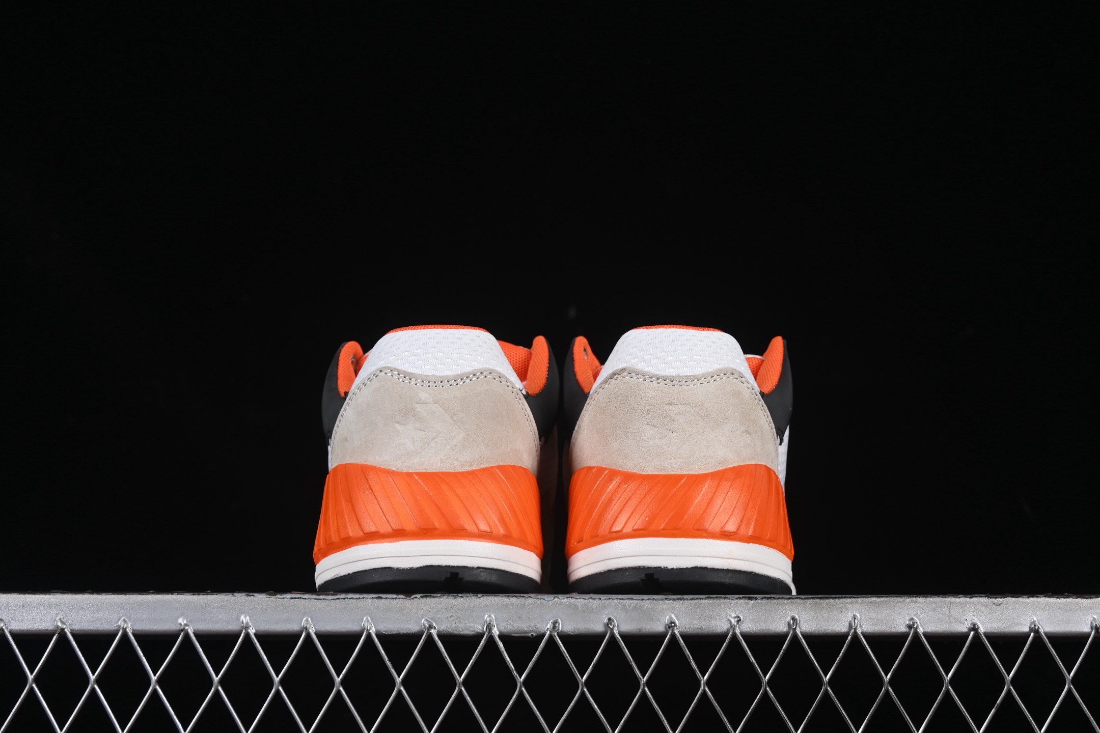 💰170纯原
Converse Wave Trainer OX 舒适防滑耐磨 复古休闲通勤跑鞋 A12835C
#鞋面采用透气网布材质 搭配部分质感麂皮拼接 层次丰富且不失高级感 鞋身线条设计与鞋侧星星标志相呼应 简约不简单
尺码：35 36 36.5 37 37.5 38 39 39.5 40 41 41.5 42 42.5 43 44 M.C3
