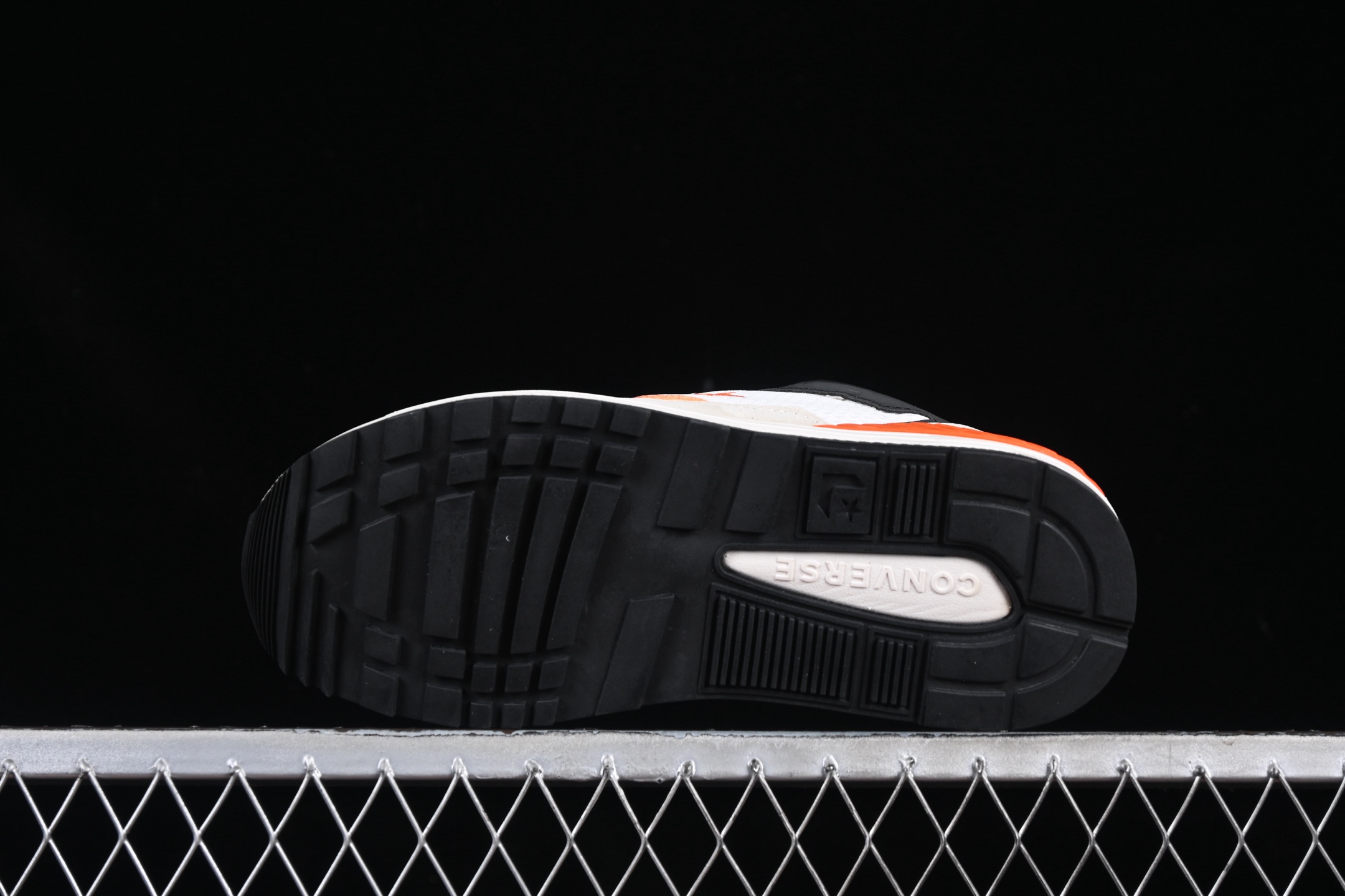 💰170纯原
Converse Wave Trainer OX 舒适防滑耐磨 复古休闲通勤跑鞋 A12835C
#鞋面采用透气网布材质 搭配部分质感麂皮拼接 层次丰富且不失高级感 鞋身线条设计与鞋侧星星标志相呼应 简约不简单
尺码：35 36 36.5 37 37.5 38 39 39.5 40 41 41.5 42 42.5 43 44 M.C3