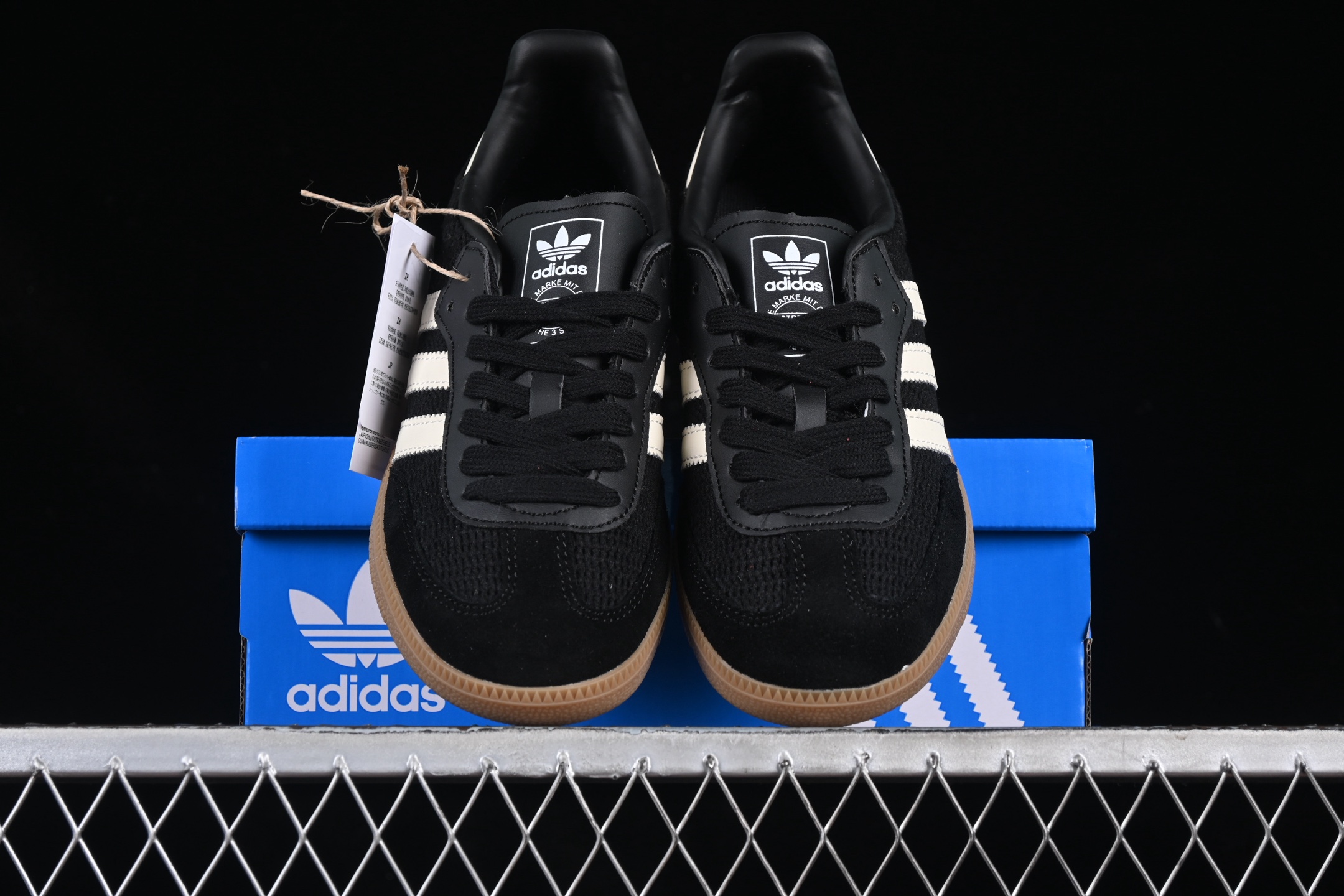 💰180纯原
Adidas Samba OG JQ5141 阿迪三叶草休闲板鞋
#原厂原数据版型 原厂皮料切割干净无任何毛边 鞋型细节完美 超高清洁度
尺码:36 36.5 37 38 38.5 39 40 40.5 41 42 42.5 43 44 44.5 45 Z.C3