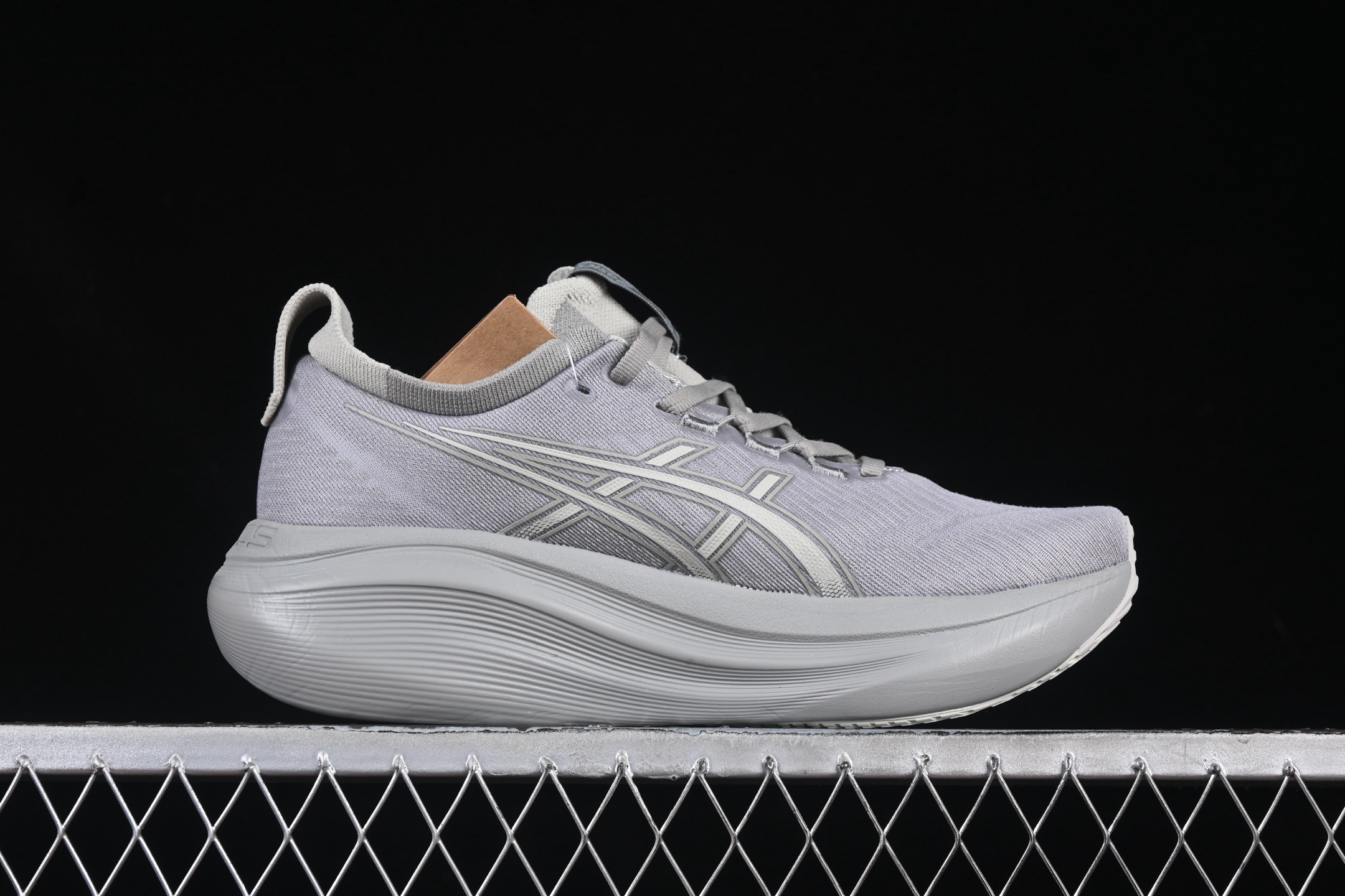 💰240纯原
 Asics Gel-Nimbus 27 亚瑟士复古透气休闲鞋缓震男子耐磨跑步鞋 1011B958-020
尺码：36 37 37.5 38 39 39.5 40 40.5 41.5 42 42.5 43.5 44 45 B.D4