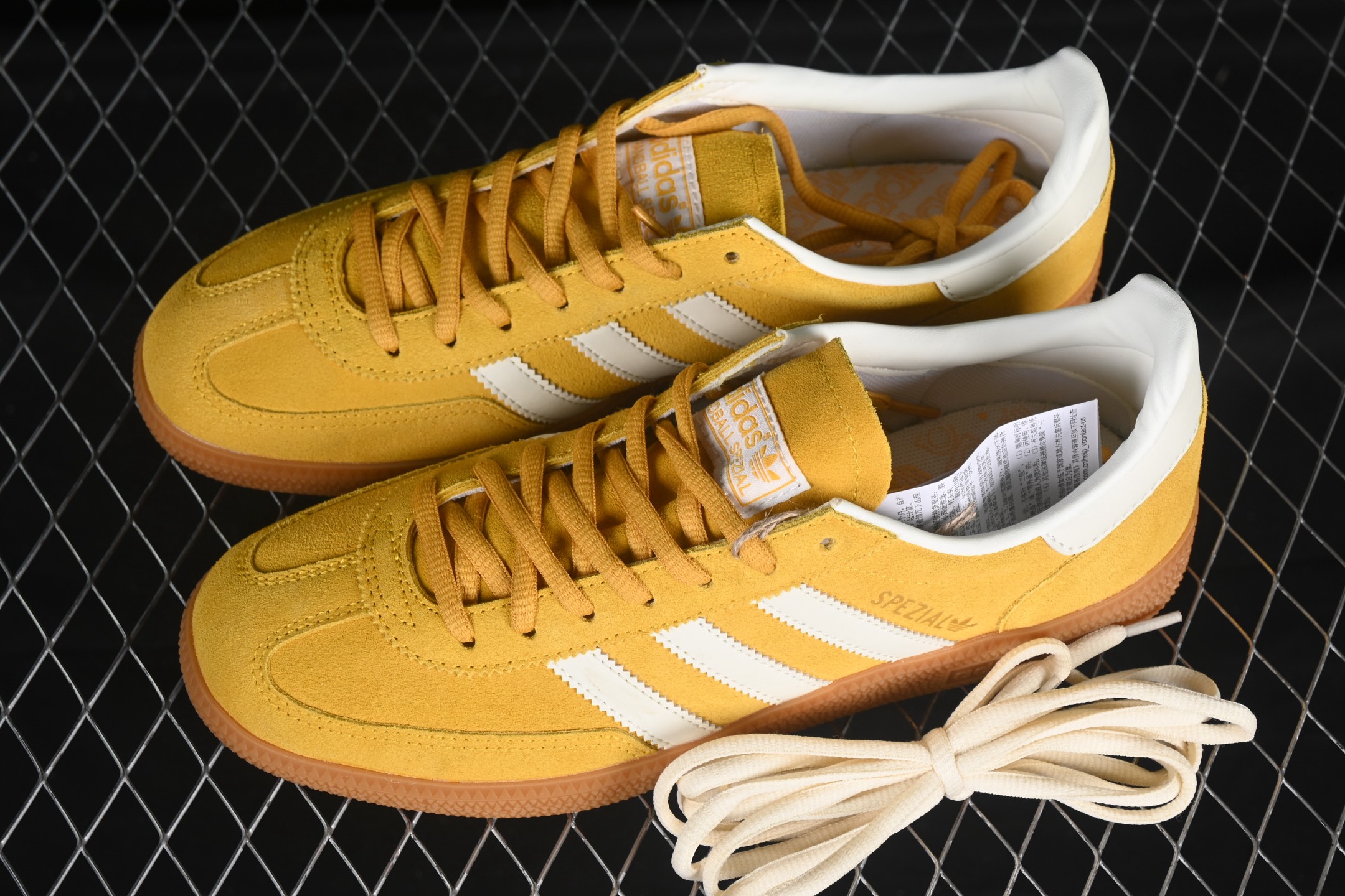 Adidas Handball Spezial IF7088 阿迪达斯经典款复古休闲板鞋尺码：35 36