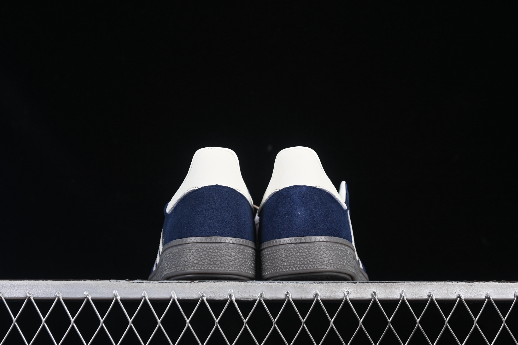 Adidas Handball Spezial IF7087 阿迪达斯经典款复古休闲板鞋尺码：35 36