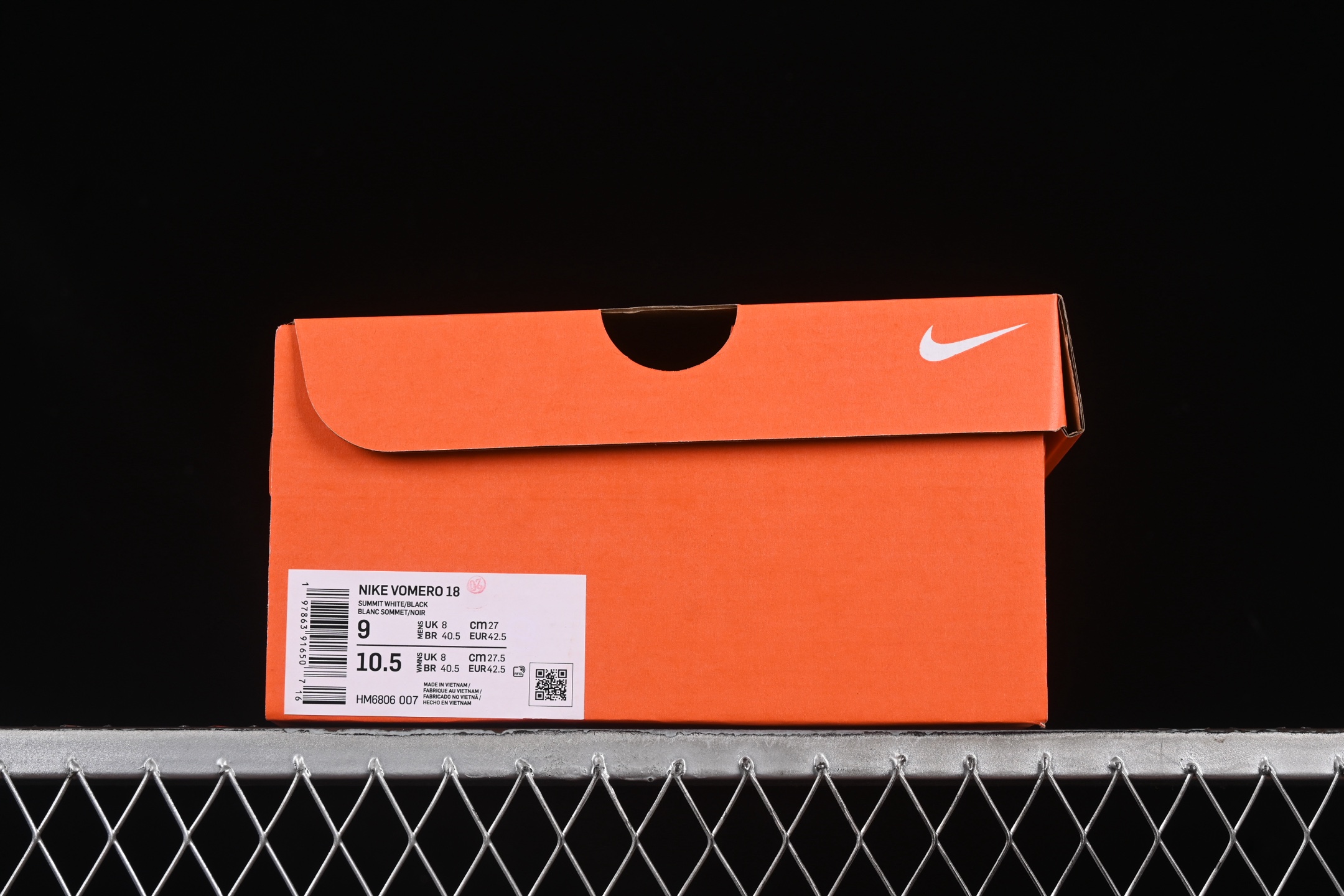 💰240纯原
Nk Air Zoom Vomero 18 登月18 2025新款缓震休闲跑鞋 HM6806-007
#内置全新缓震Zoom气垫
尺码：36 36.5 37.5 38 38.5 39 40 40.5 41 42 42.5 43 44 44.5 45 K.D4