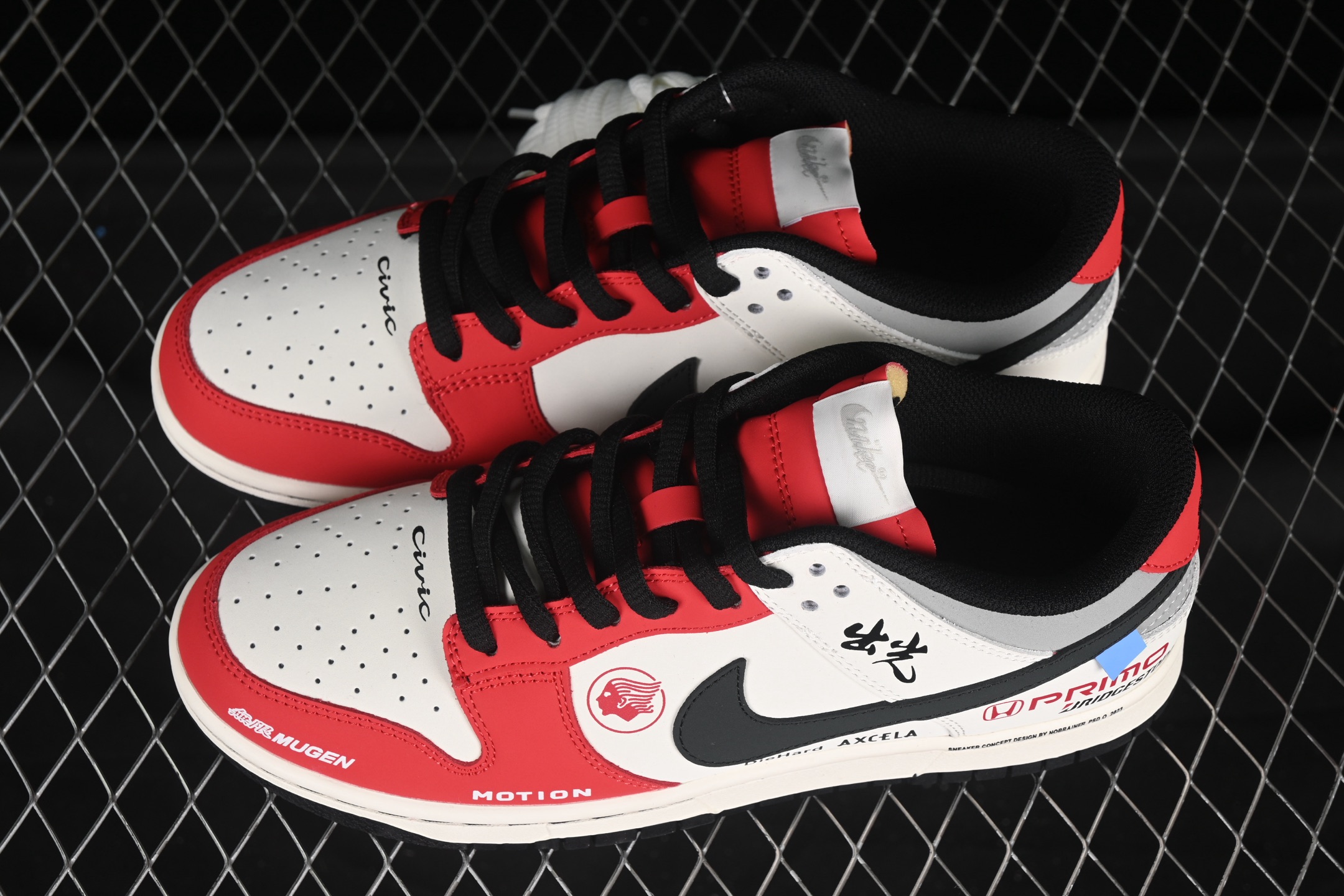  特价 Nike SB Dunk Low 联名配色 机车白红 周年高端定制 低帮休闲板鞋 MU0232-