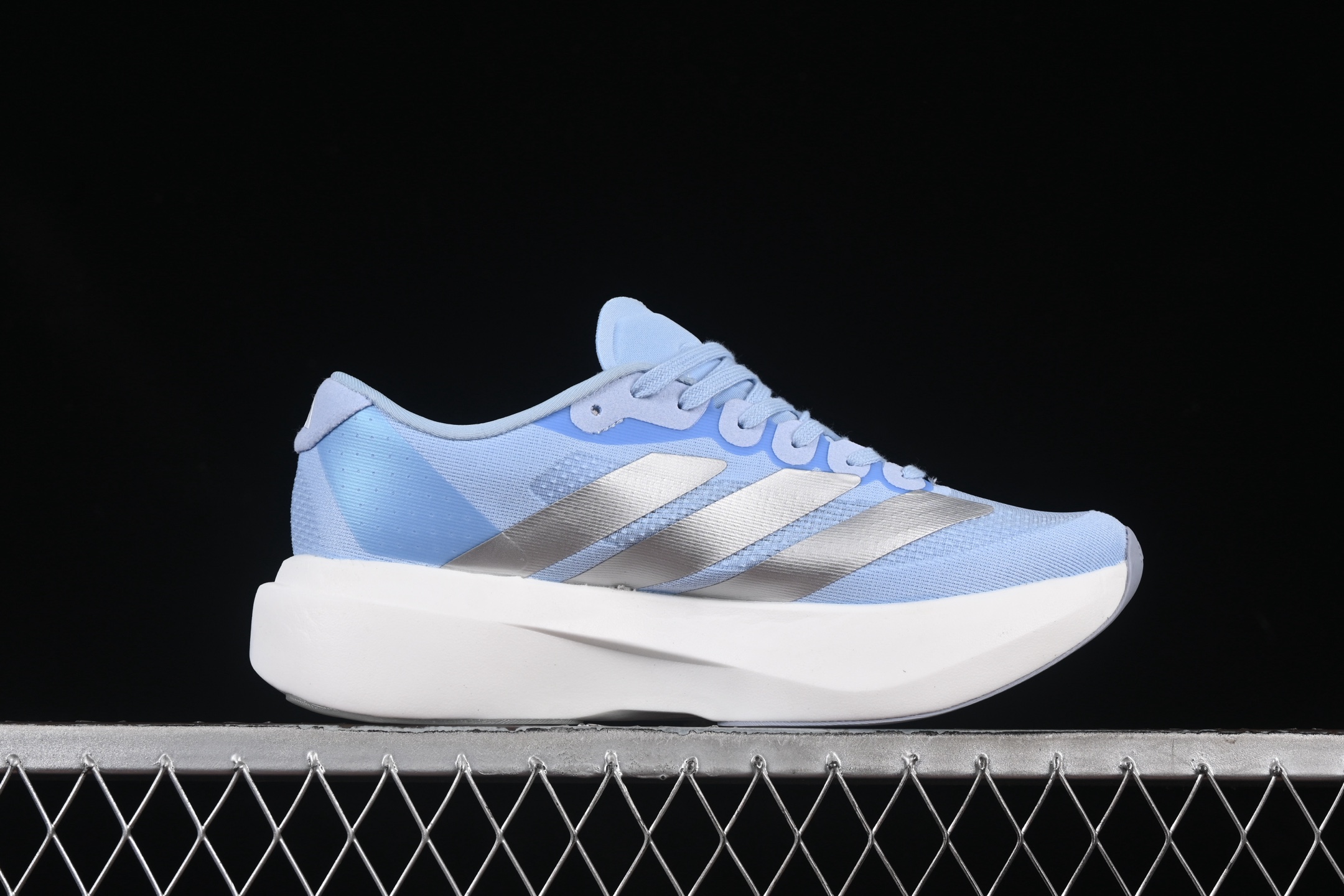 💰200公司级💰240纯原
Ad Adizero Evo SL JS4453 阿迪超轻透气缓震跑鞋
#以令人难以置信的138克重量,刷新了跑鞋轻量化的记录,阿迪在材料科学和工艺技术上的深厚积累。
#全新鞋款采用Lightweight Upper材料,让穿着者几乎能够体验到一种"裸足"的感觉
尺码:36 36.5 37 38 38.5 39 40 40.5 41 42 42.5 43 44 44.5 45 G.D4