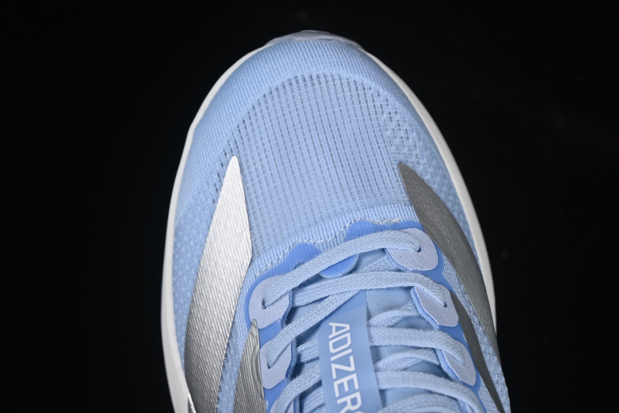 💰200公司级💰240纯原
Ad Adizero Evo SL JS4453 阿迪超轻透气缓震跑鞋
#以令人难以置信的138克重量,刷新了跑鞋轻量化的记录,阿迪在材料科学和工艺技术上的深厚积累。
#全新鞋款采用Lightweight Upper材料,让穿着者几乎能够体验到一种"裸足"的感觉
尺码:36 36.5 37 38 38.5 39 40 40.5 41 42 42.5 43 44 44.5 45 G.D4