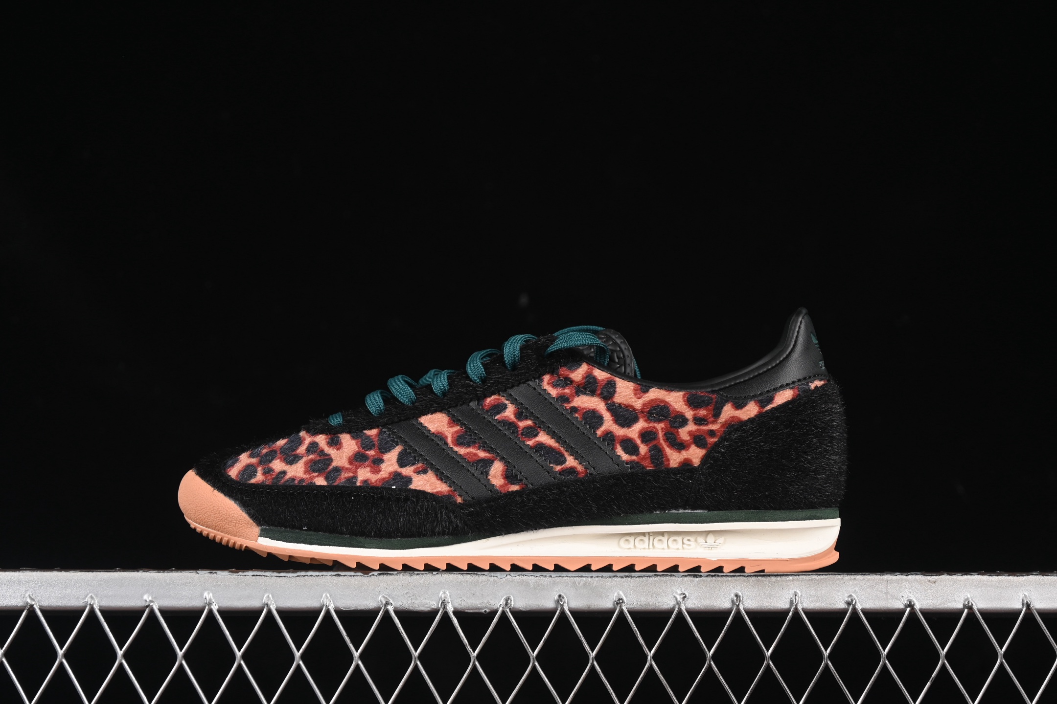 💰200纯原
 Adidas Originals SL 72 RS JI0187 阿迪经典复古慢跑鞋
尺码：36 36.5 37 38 38.5 39 40 40.5 41 42 42.5 43 44 44.5 45 Z.C3