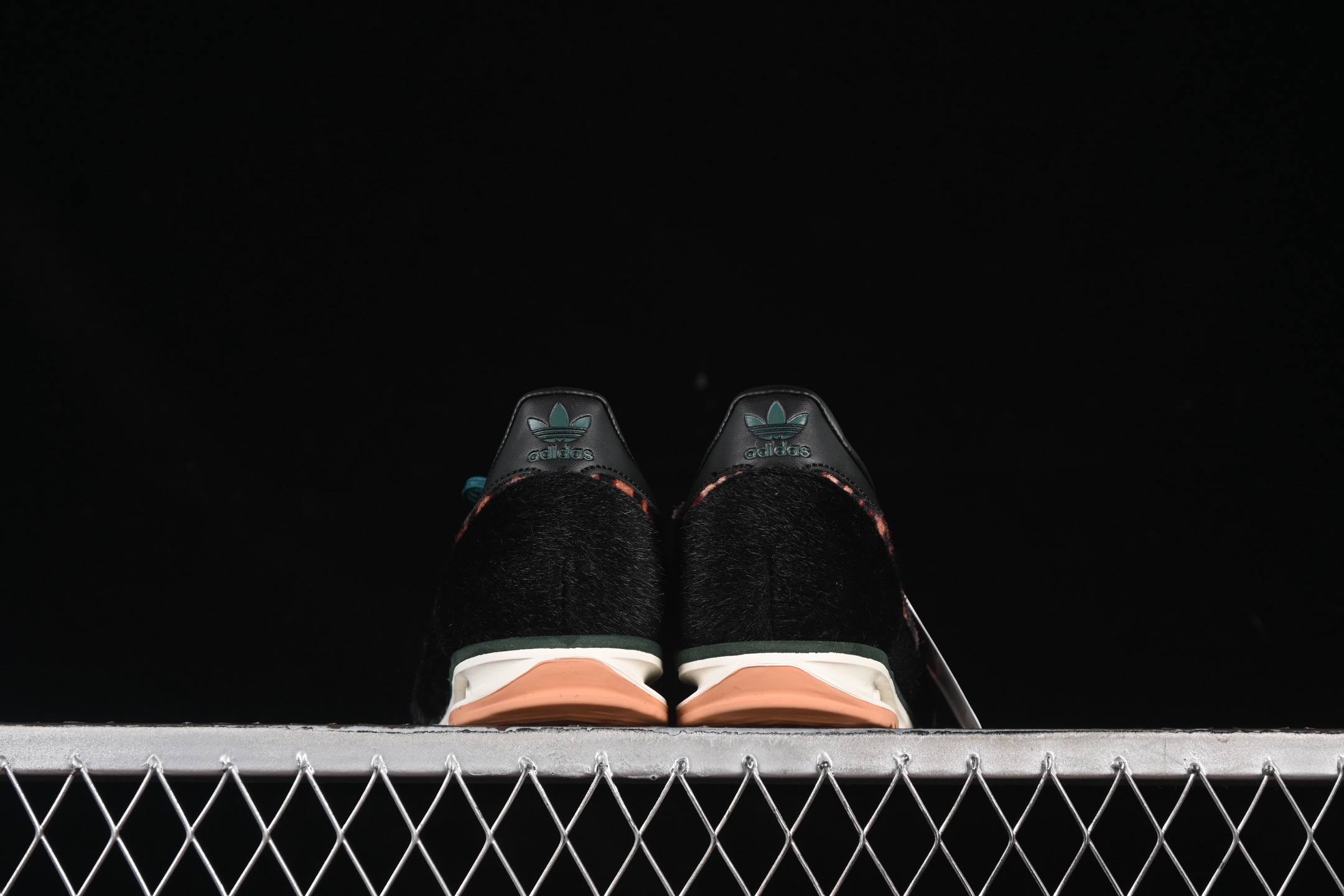 💰200纯原
 Adidas Originals SL 72 RS JI0187 阿迪经典复古慢跑鞋
尺码：36 36.5 37 38 38.5 39 40 40.5 41 42 42.5 43 44 44.5 45 Z.C3