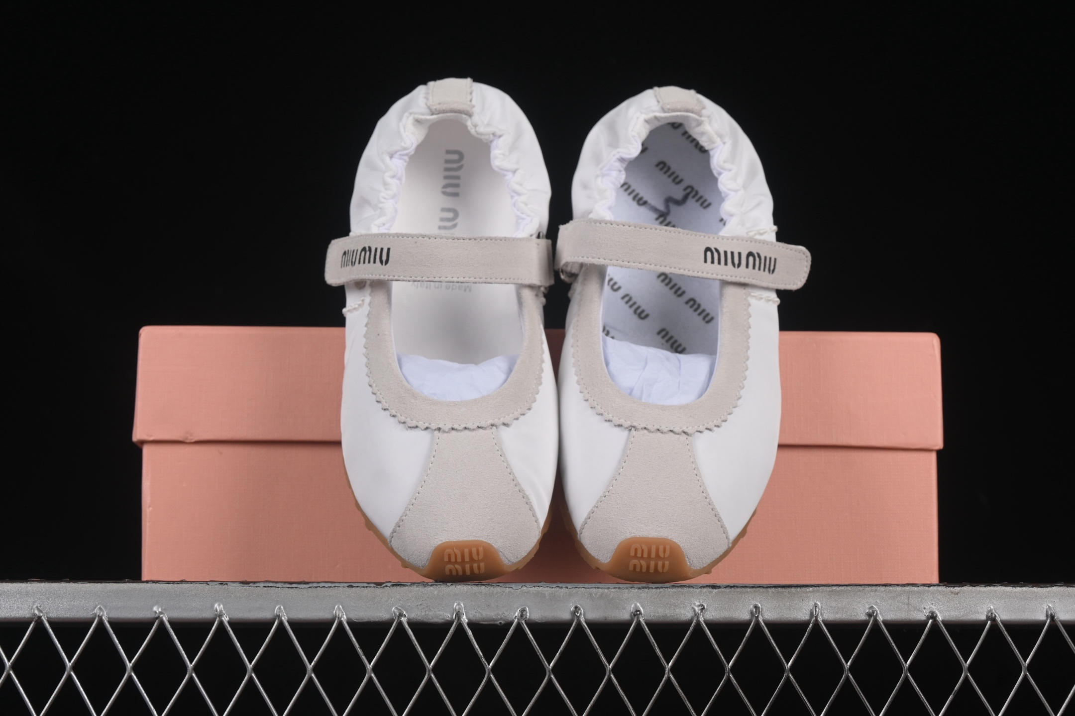 💰300纯原
 MiuMiu 意大利奢侈品牌/缪缪 玛丽珍芭蕾舞鞋
尺码：35 36 37 38 39 40 99D4