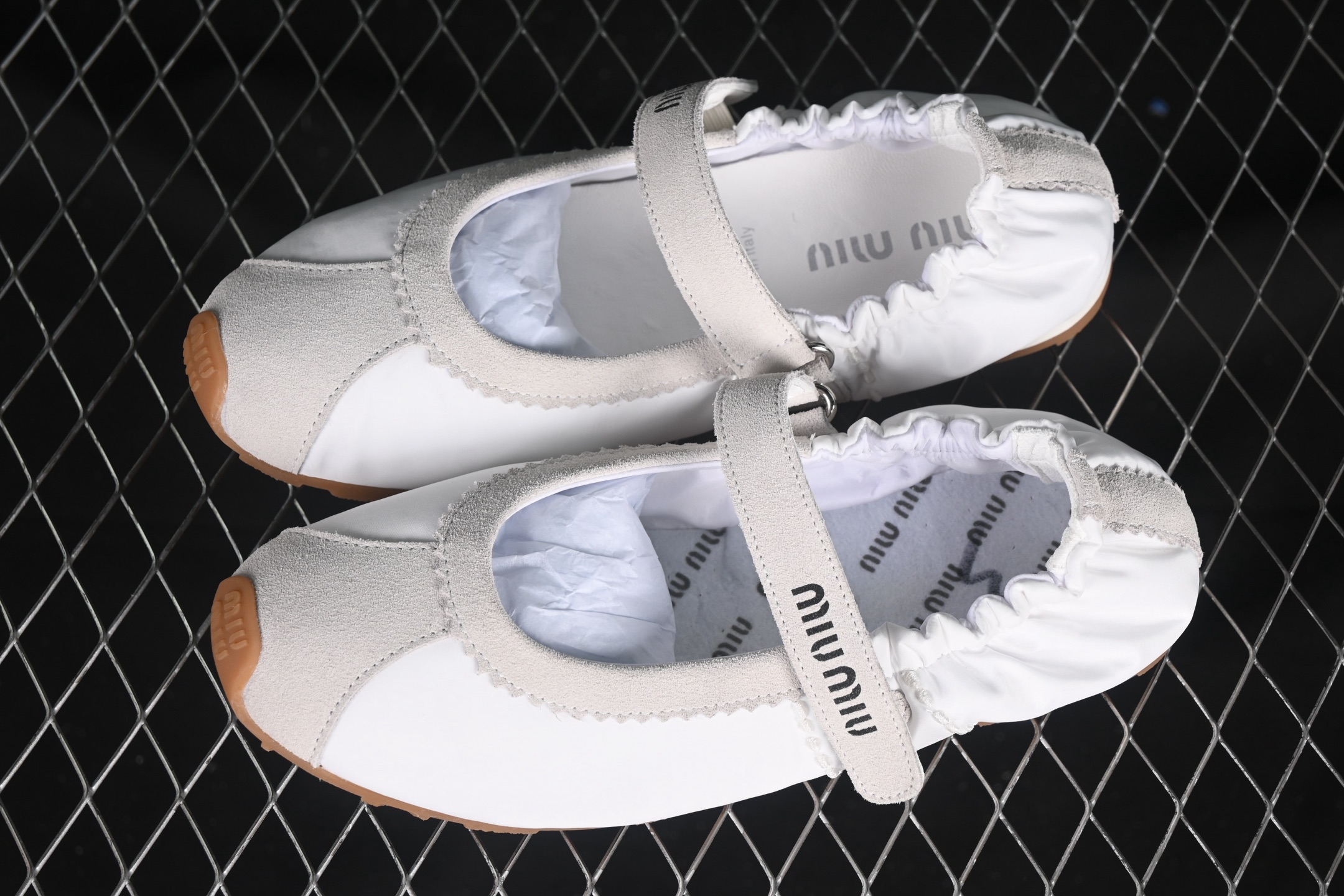 💰300纯原
 MiuMiu 意大利奢侈品牌/缪缪 玛丽珍芭蕾舞鞋
尺码：35 36 37 38 39 40 99D4