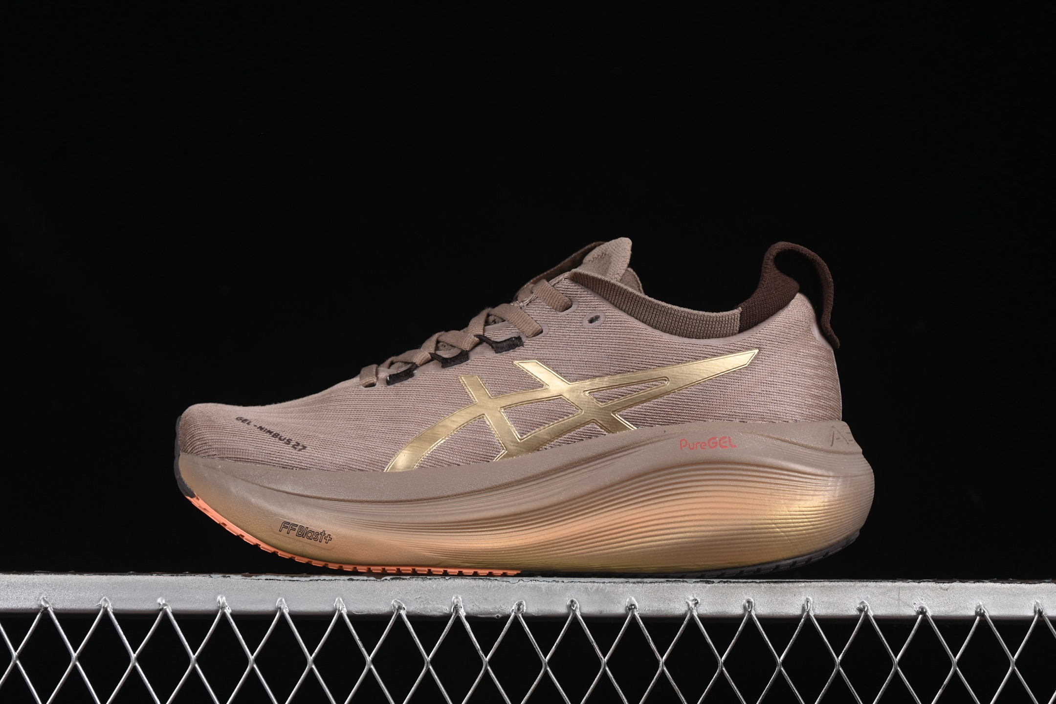 💰240纯原
Asics Gel-Nimbus 27 亚瑟士复古透气休闲鞋缓震男子耐磨跑步鞋 1012B816-020
尺码：36 37 37.5 38 39 39.5 40 40.5 41.5 42 42.5 43.5 44 45 B.D4