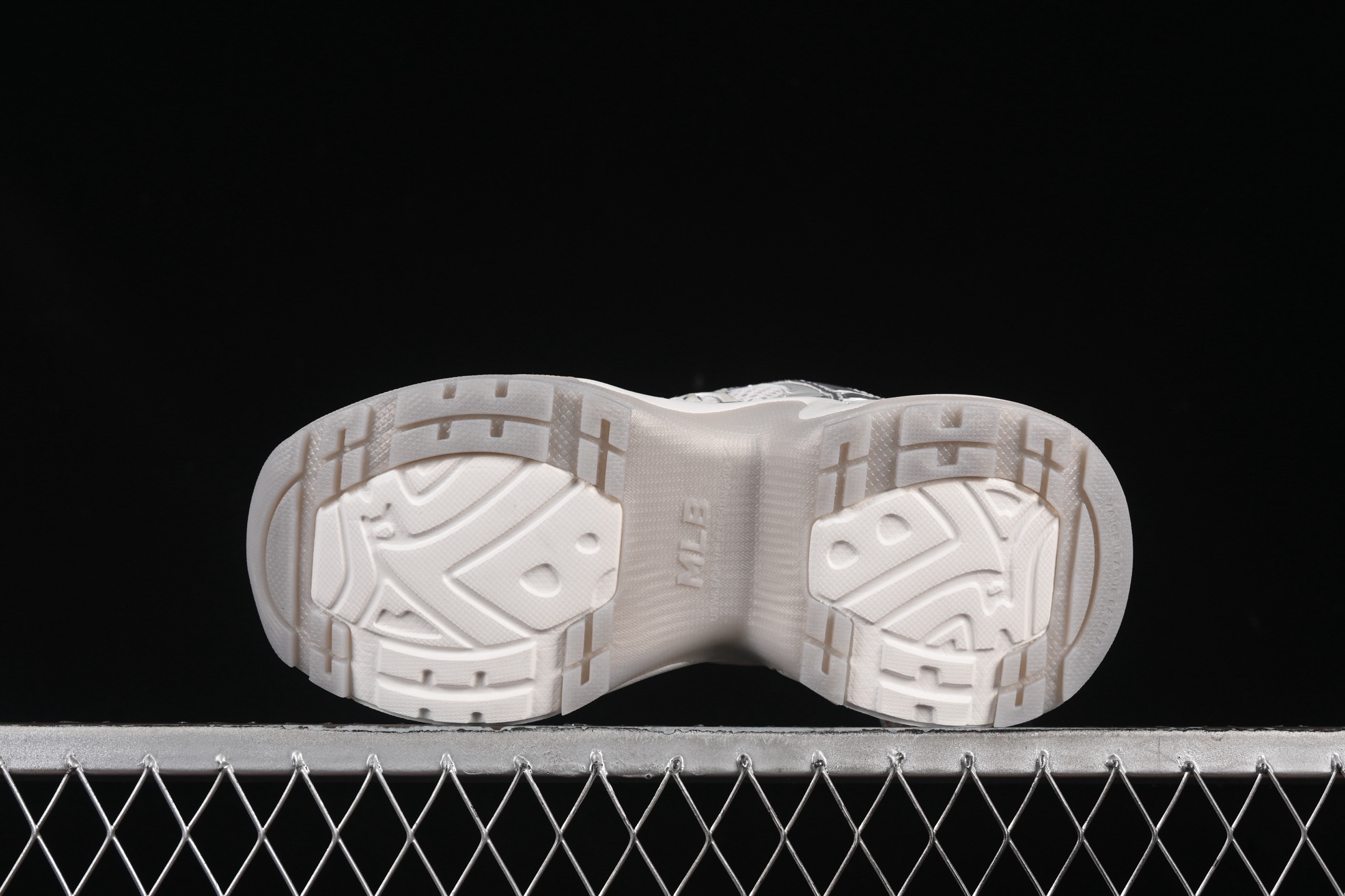 💰240纯原
NY MLB XLG Chunky 纽约洋基队 增高厚底跑步鞋 3ASHW045N50SIS
尺码：35 36 36.5 37.5 38 38.5 39 40 N.C3