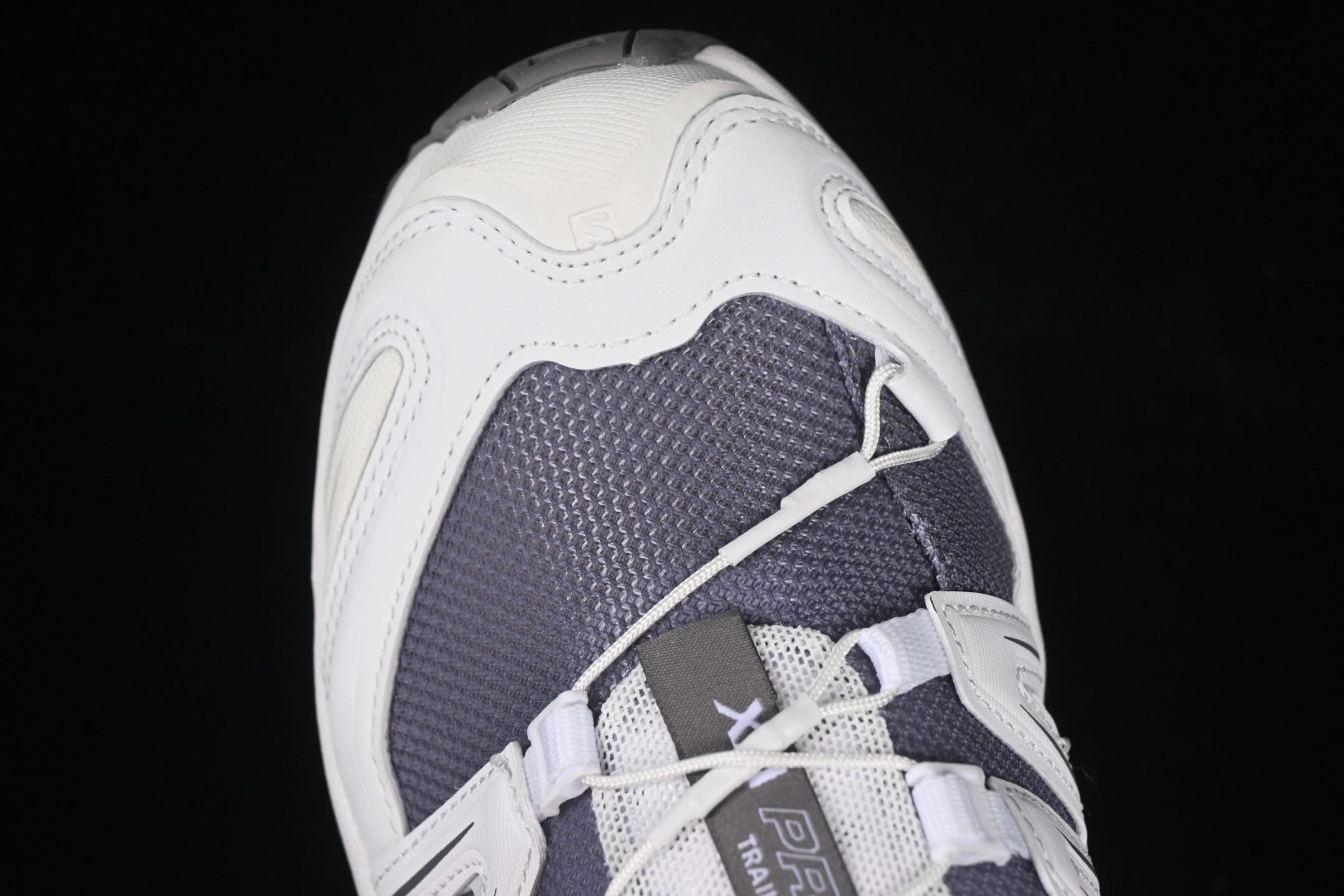 💰260公司级💰360纯原
Salomon XA PRO 3D 萨洛蒙户外越野跑鞋 472457-28
#鞋面采用SENSIFIT贴合技术 全方位贴合包裹脚型 鞋跟部鞋底牵引设计 提供强大的抓地性能 更适应野外崎岖不平的道路 其3D ADVANCED CHASSIS底盘 材料轻量大化 钉齿设计更具稳定性、防护性 鞋底易磨损区运用CONTAGRIP高耐磨材料 应对城市硬质路面长距离跑考验
尺码:36 36.5 37 38 38.5 39 40 40.5 41 42 42.5 43 44 44.5 45 99C3