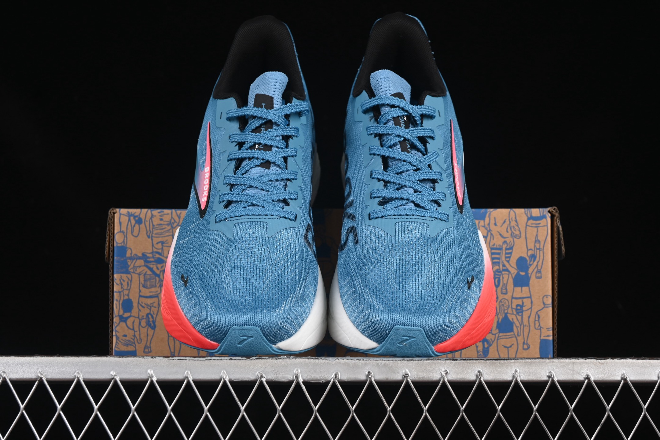 💰240纯原
 Brooks Hyperion Max 2 布鲁克斯 烈风2 减震竞速马拉松专业跑鞋 1104341D408
尺码：40 40.5 41 42 42.5 43 44 44.5 45 J.D4