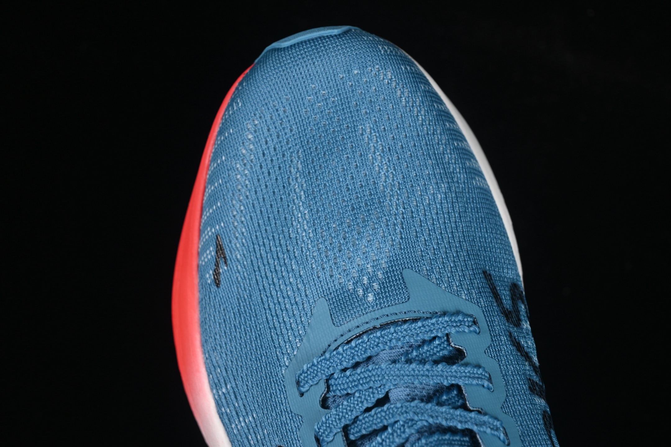 💰240纯原
 Brooks Hyperion Max 2 布鲁克斯 烈风2 减震竞速马拉松专业跑鞋 1104341D408
尺码：40 40.5 41 42 42.5 43 44 44.5 45 J.D4