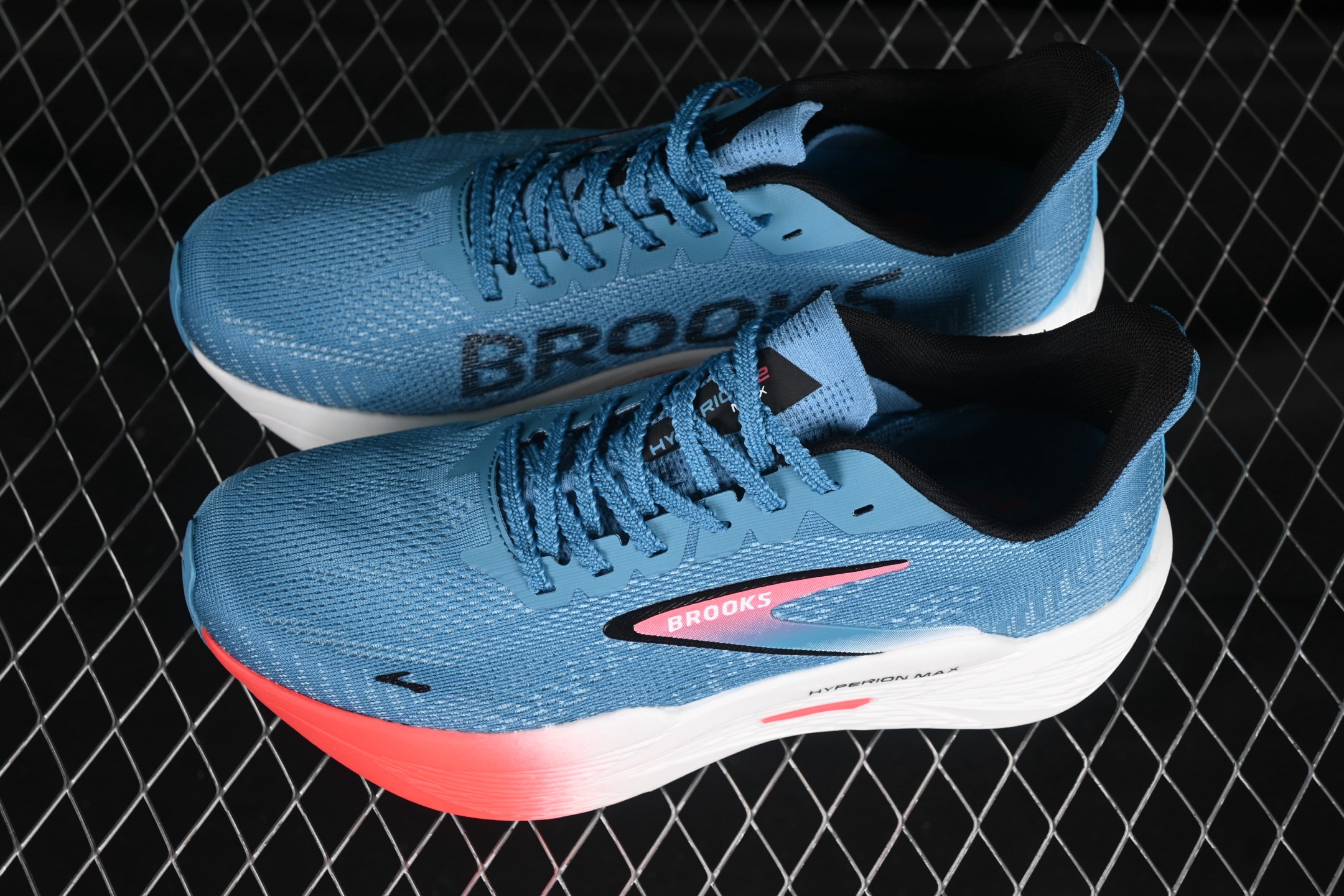 💰240纯原
 Brooks Hyperion Max 2 布鲁克斯 烈风2 减震竞速马拉松专业跑鞋 1104341D408
尺码：40 40.5 41 42 42.5 43 44 44.5 45 J.D4