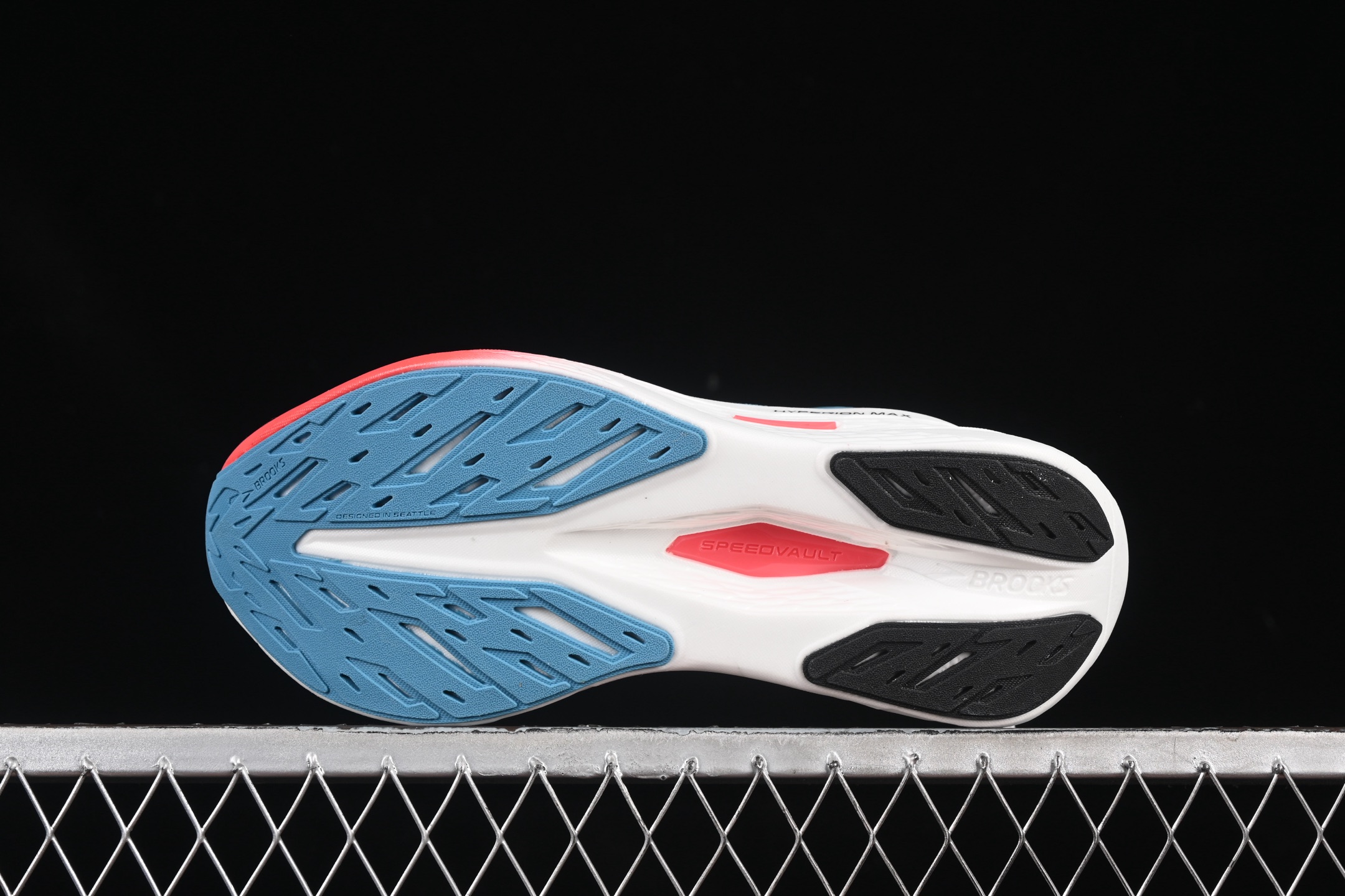 💰240纯原
 Brooks Hyperion Max 2 布鲁克斯 烈风2 减震竞速马拉松专业跑鞋 1104341D408
尺码：40 40.5 41 42 42.5 43 44 44.5 45 J.D4