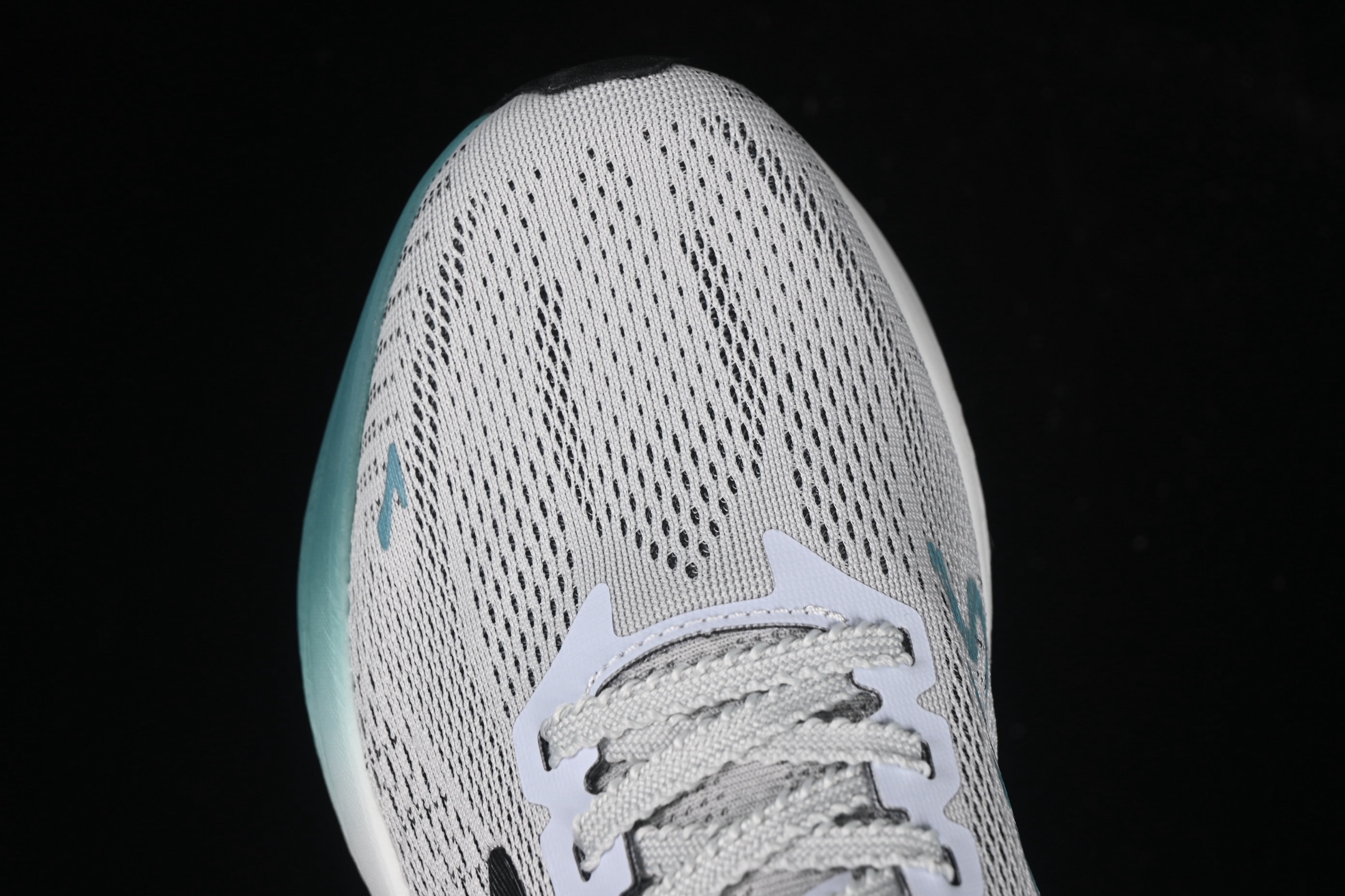 💰240纯原
 Brooks Hyperion Max 2 布鲁克斯 烈风2 减震竞速马拉松专业跑鞋 1104341D403
尺码：40 40.5 41 42 42.5 43 44 44.5 45 J.D4