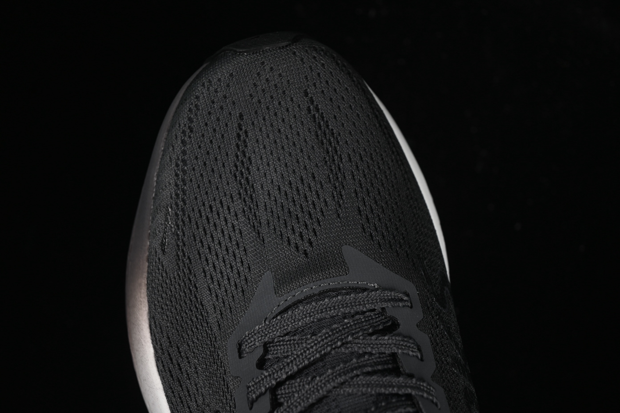 💰240纯原
 Brooks Hyperion Max 2 布鲁克斯 烈风2 减震竞速马拉松专业跑鞋 1104341D402
尺码：40 40.5 41 42 42.5 43 44 44.5 45 J.D4