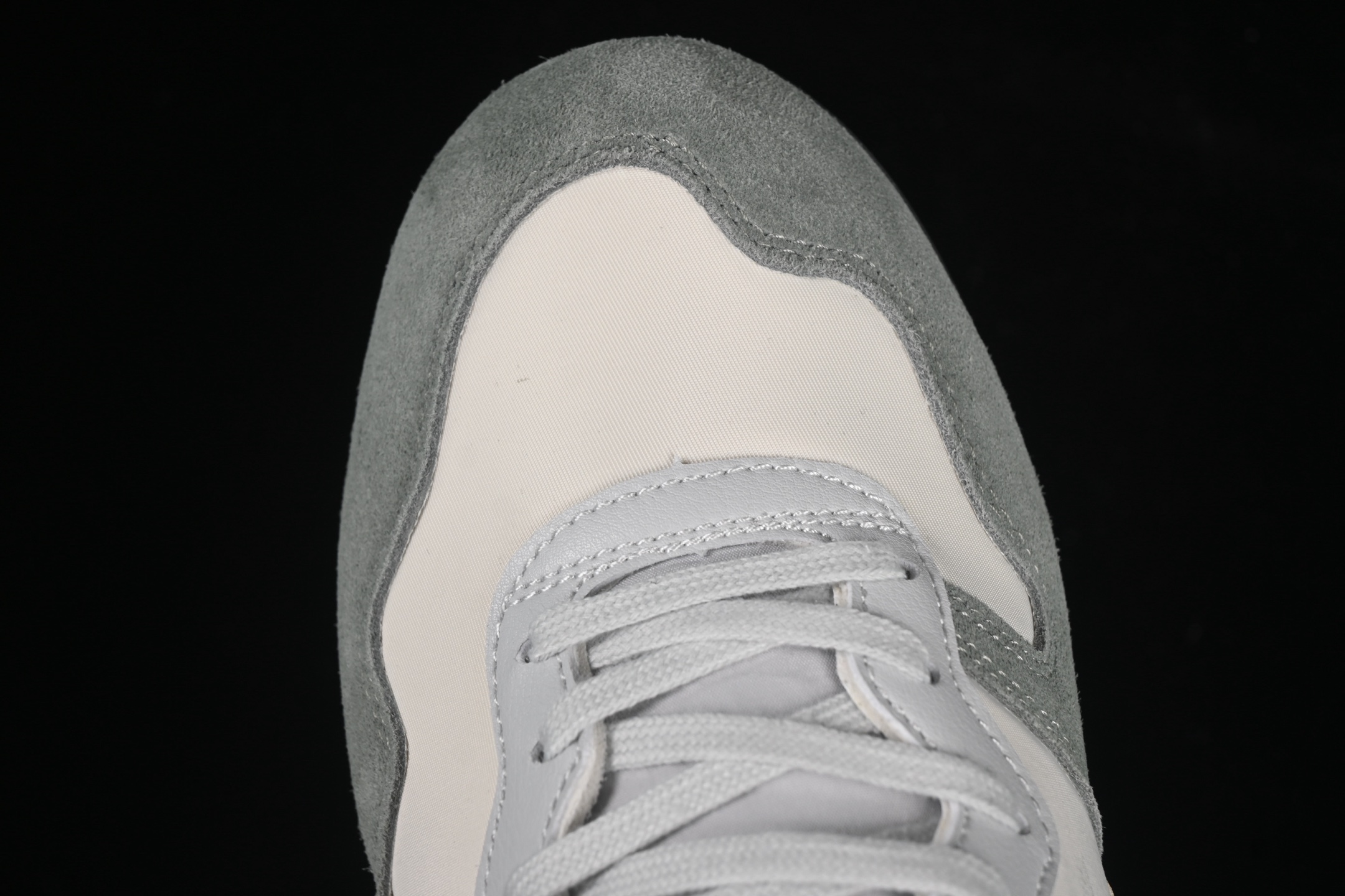  Onitsuka Serrano CL 鬼冢虎 透气舒适休闲鞋 1183B886-200
尺码：36