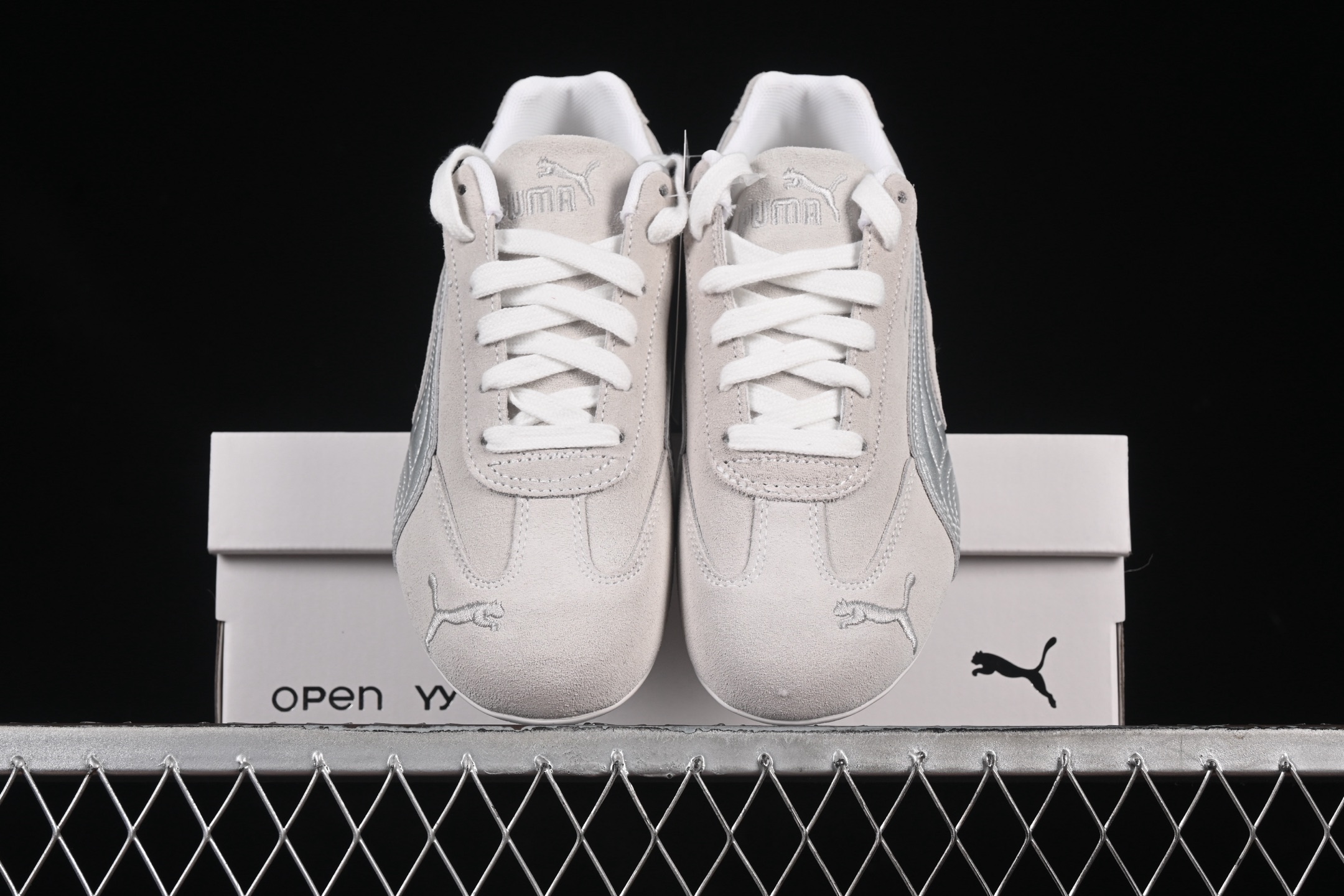 💰240纯原
The Open Product x Puma Speedcat 极速赛车系列彪马低帮生活休闲鞋 397397-01
尺码：35.5 36 37 37.5 38 38.5 39 40 40.5 41 42 42.5 43 44 44.5 45 C.D4