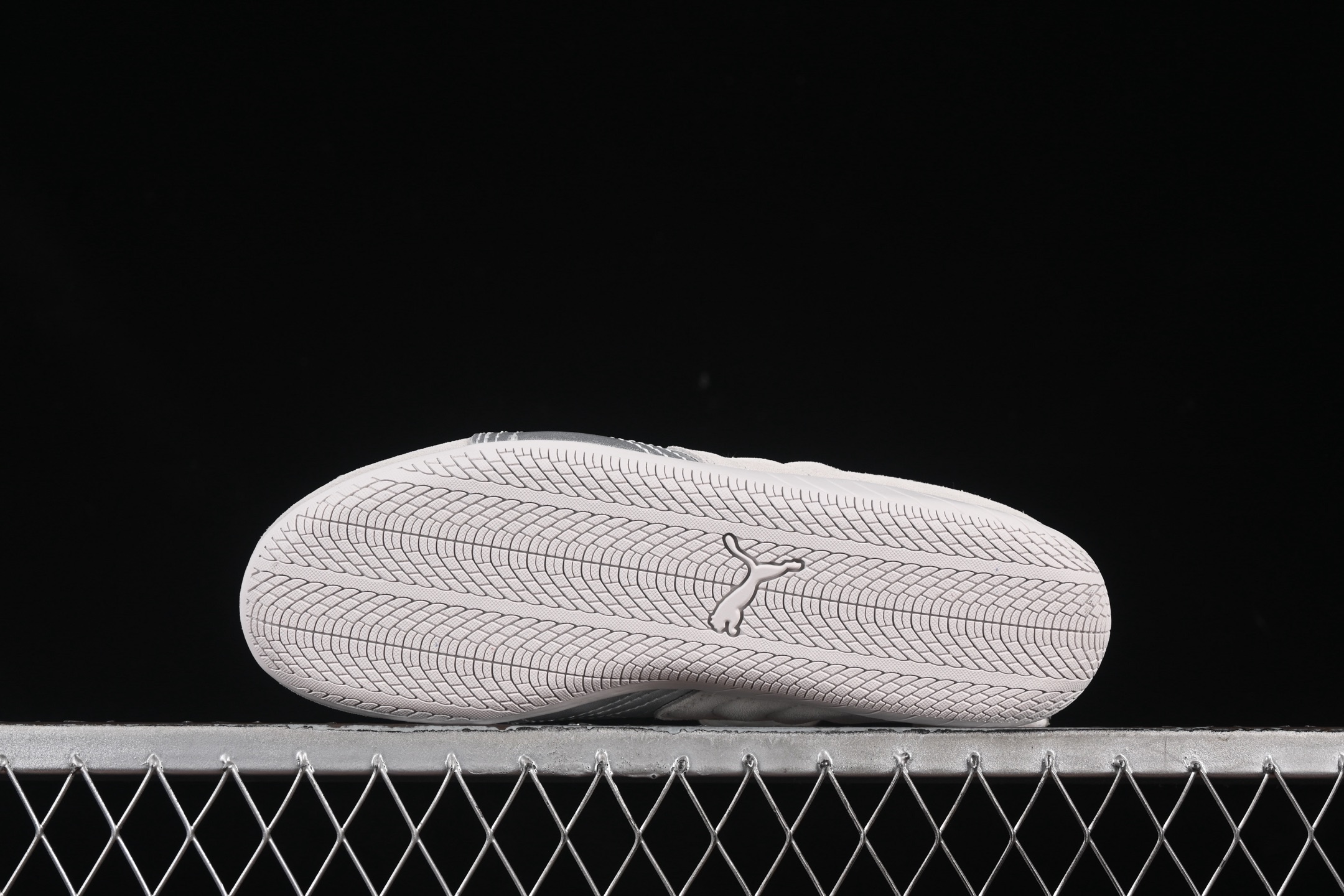 💰240纯原
The Open Product x Puma Speedcat 极速赛车系列彪马低帮生活休闲鞋 397397-01
尺码：35.5 36 37 37.5 38 38.5 39 40 40.5 41 42 42.5 43 44 44.5 45 C.D4